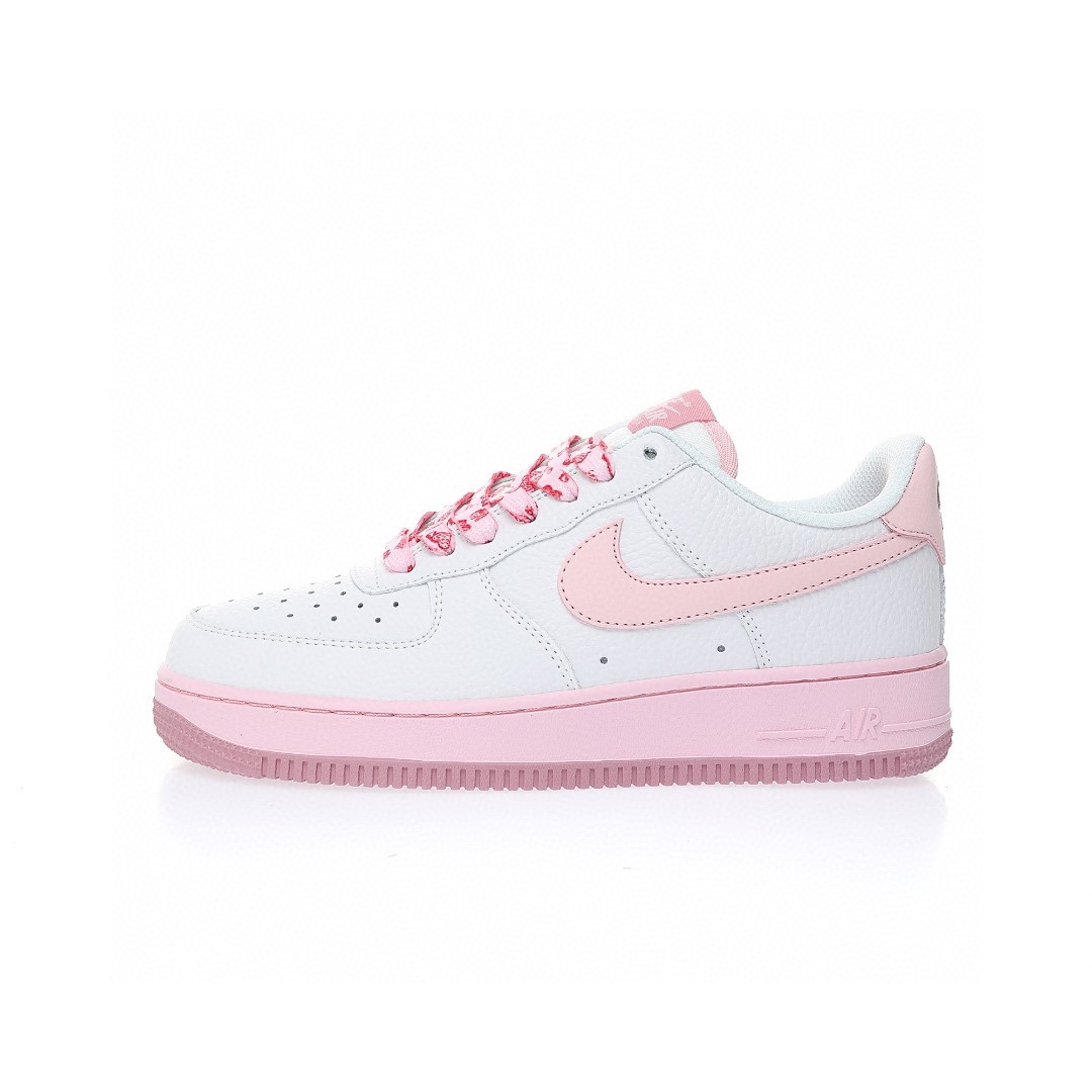 Nike Air Force 1 “皮革白草莓奶霜粉”
