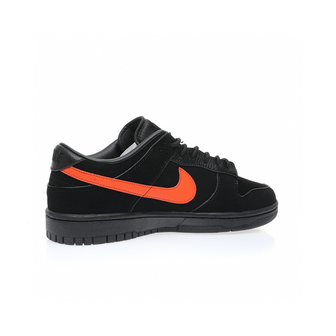 Dunk Low “聯名黑亮橙”