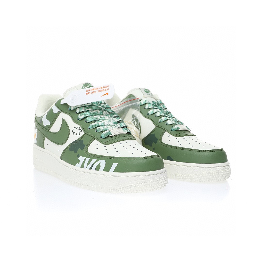 Nike Air Force 1 “拼接舊綠米白蝴蝶花朵印花”