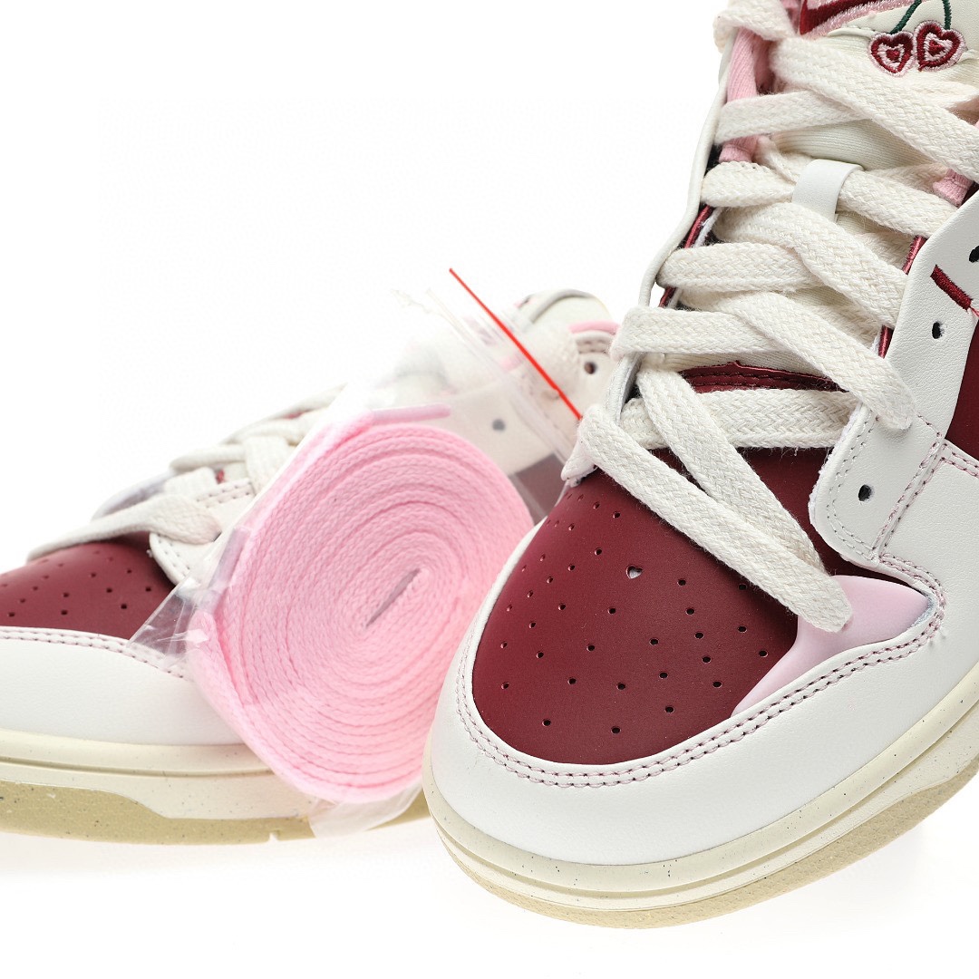 Dunk Low “解構白粉酒紅情人節雙鉤”