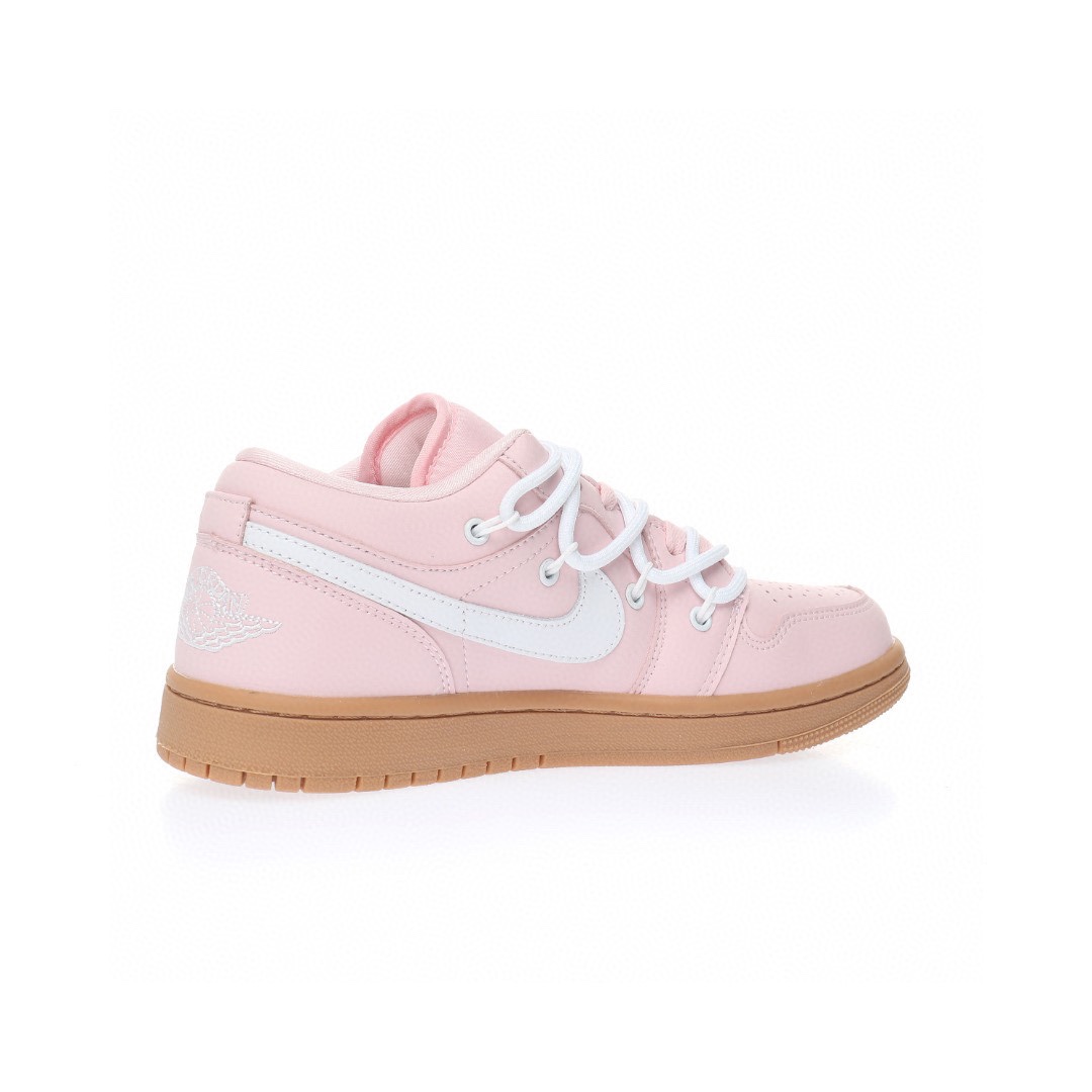 Nike Air Jordan 1 “粉白生膠小熊綁繩”