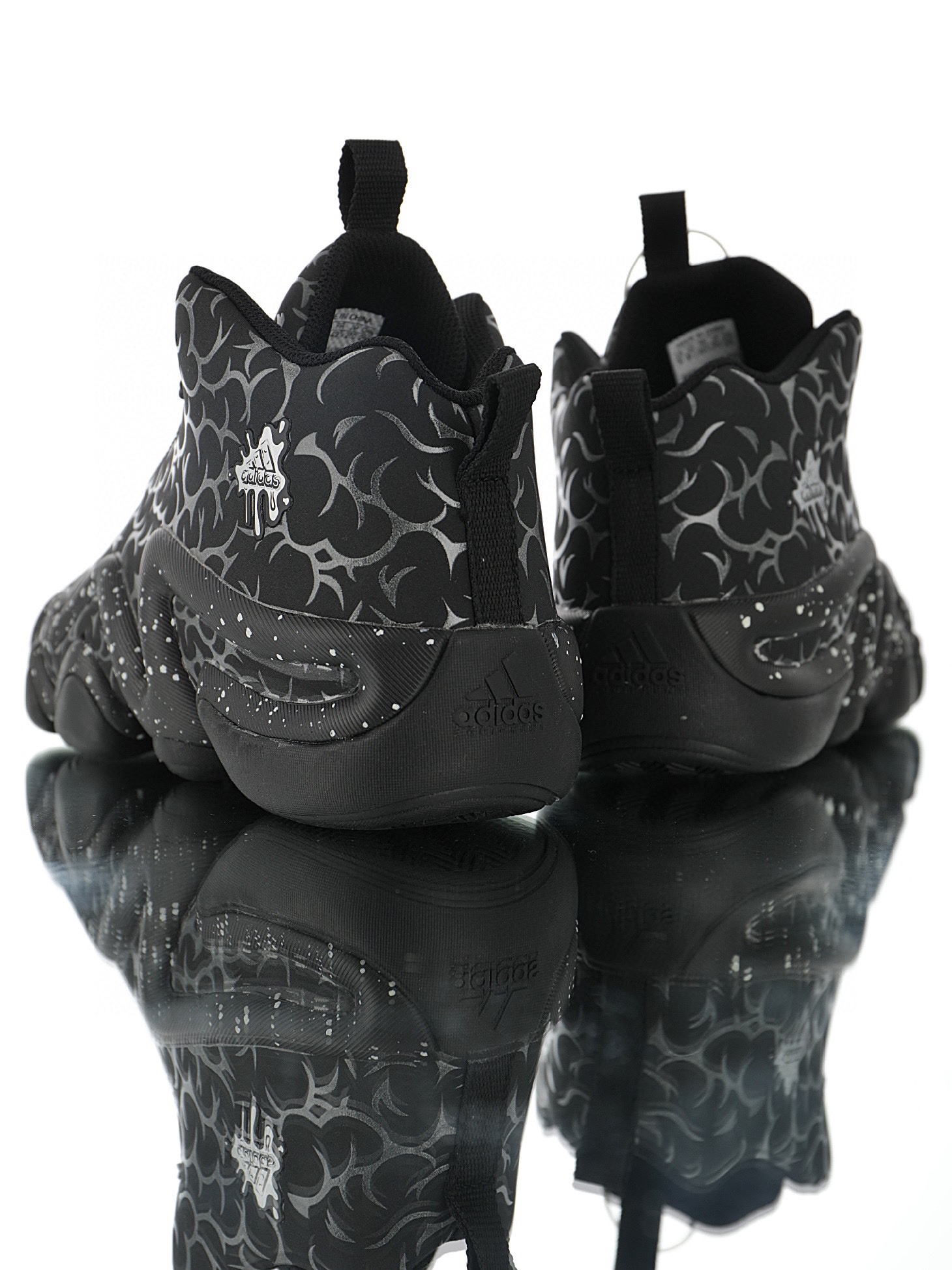 科比8 全黑荊刺潑墨夜光