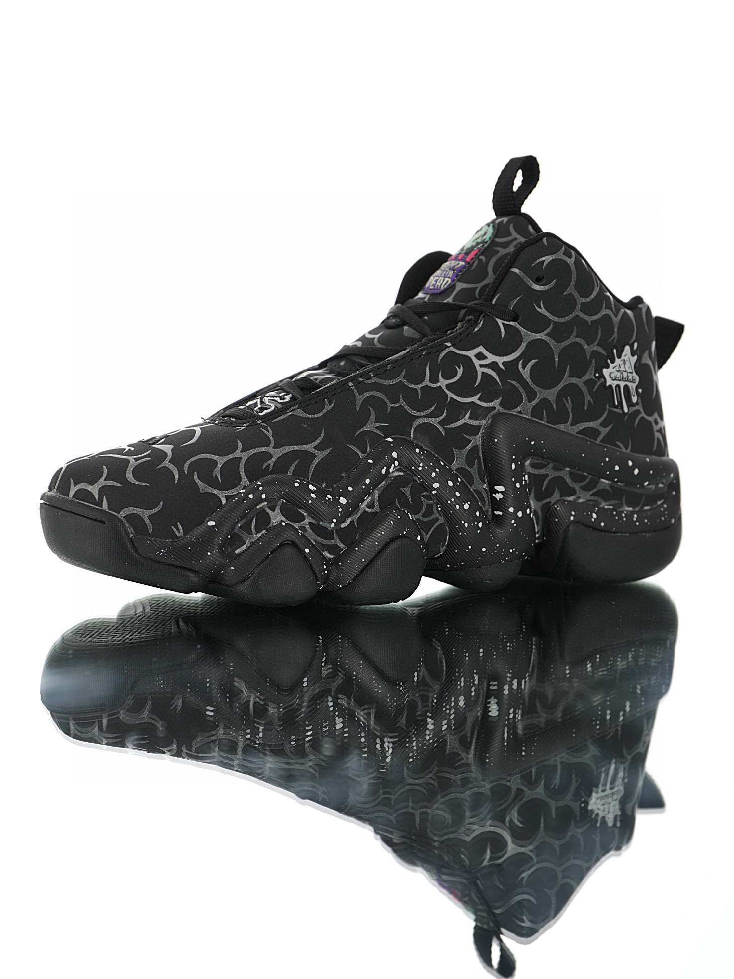 科比8 全黑荊刺潑墨夜光