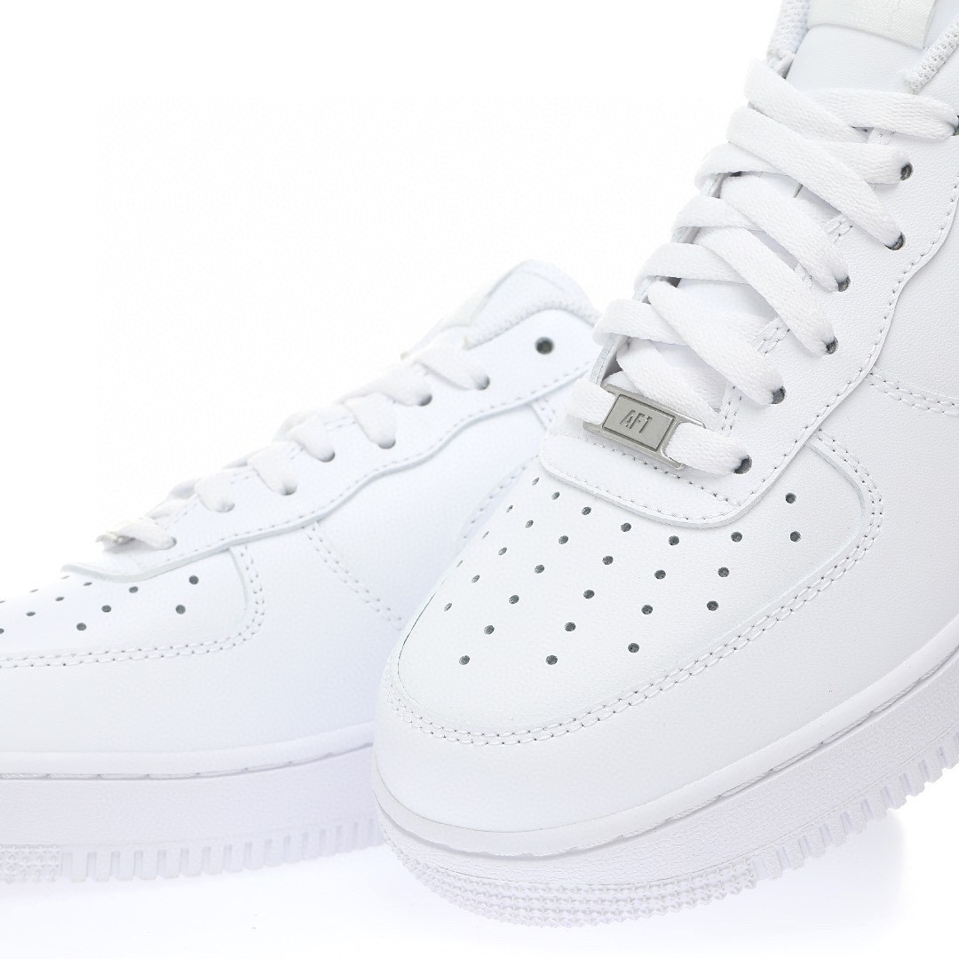 Nike Air Force 1“純白”
