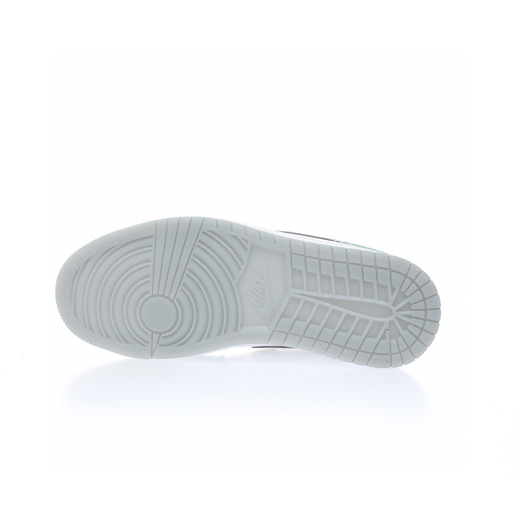 Nike Air Jordan 1 “新翡翠藍白”