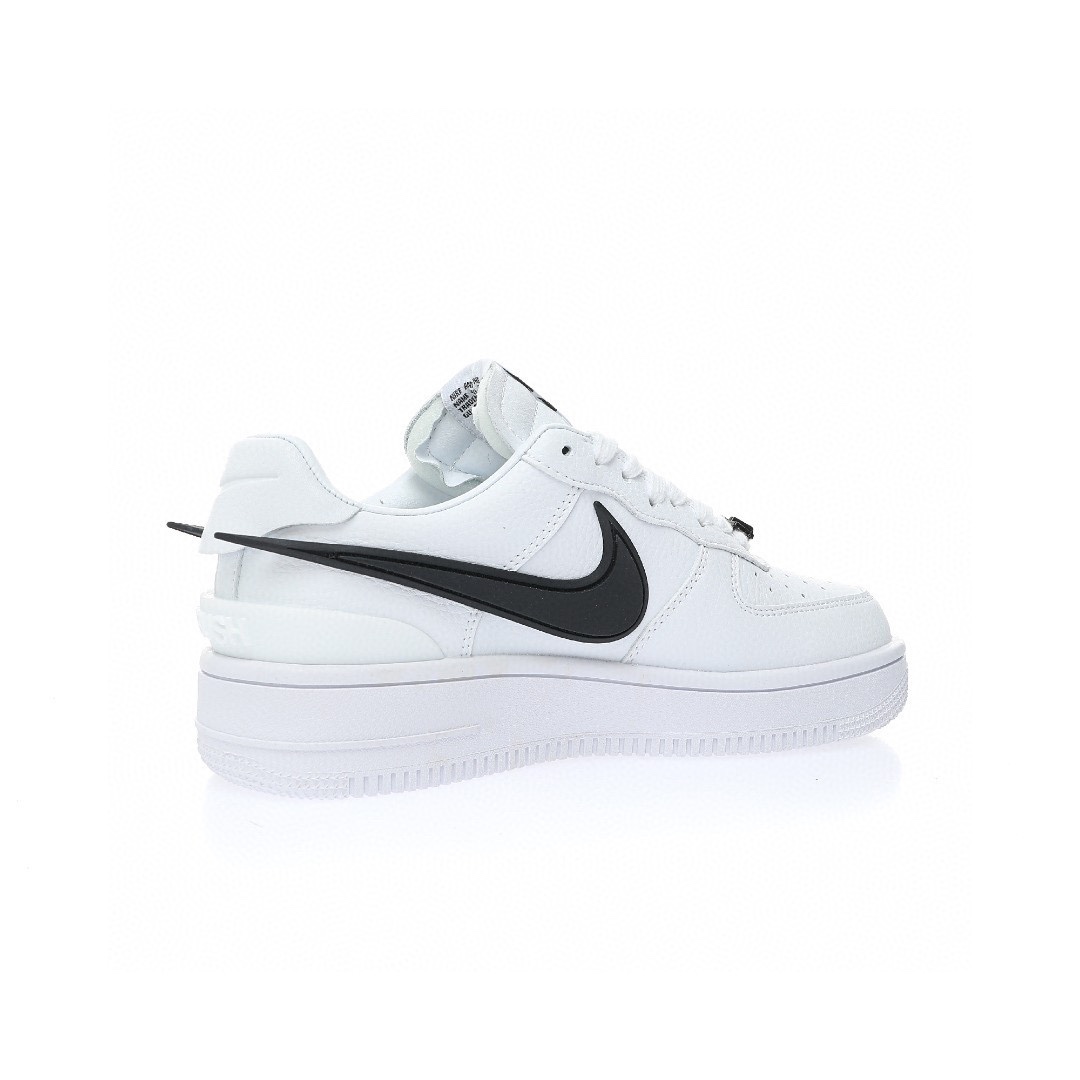 Nike Air Force 1 “聯名白黑大鉤”