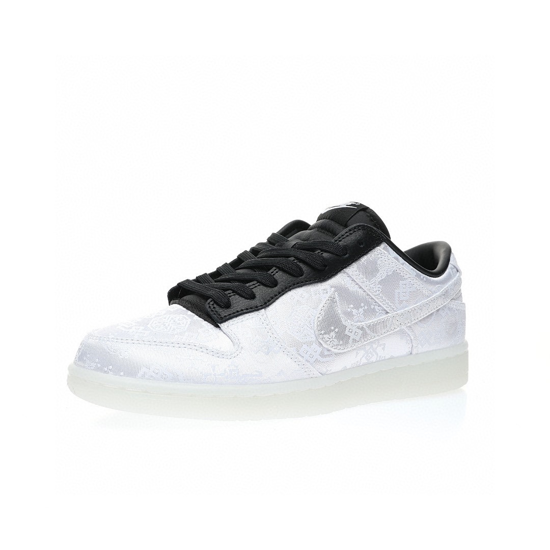 Dunk Low “聯名閃電絲綢白黑刮刮樂”