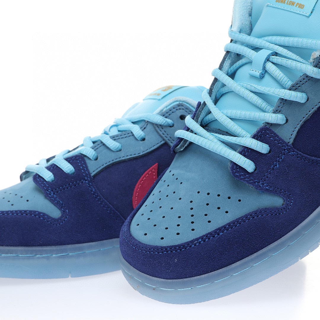 Dunk Low “聯名拼接藍粉”