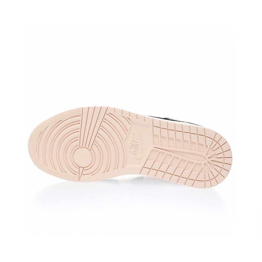 Nike Air Jordan 1 “黑白粉奶茶”