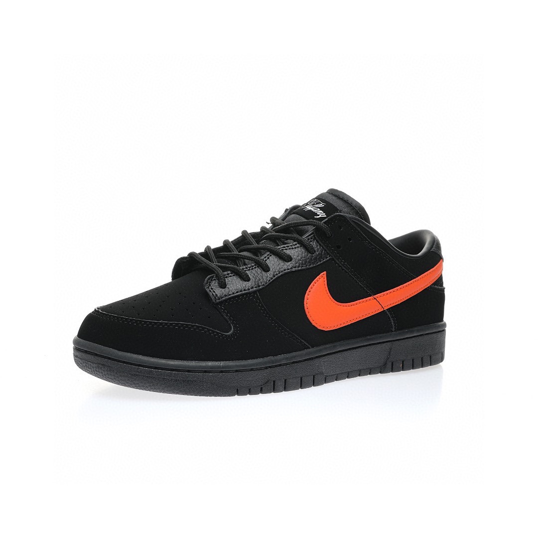 Dunk Low “聯名黑亮橙”