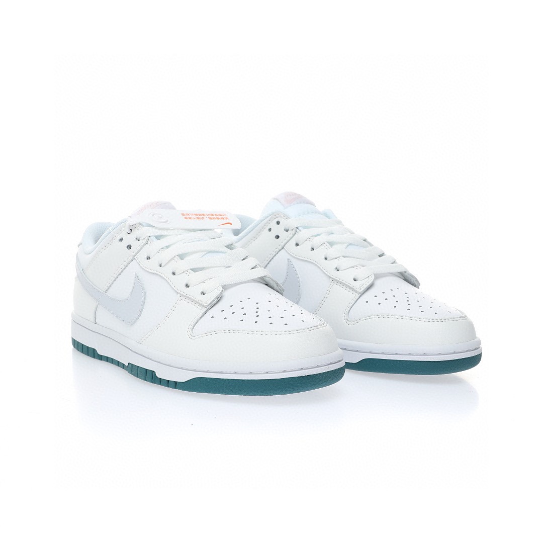 Dunk Low 「皮革淺灰藍」