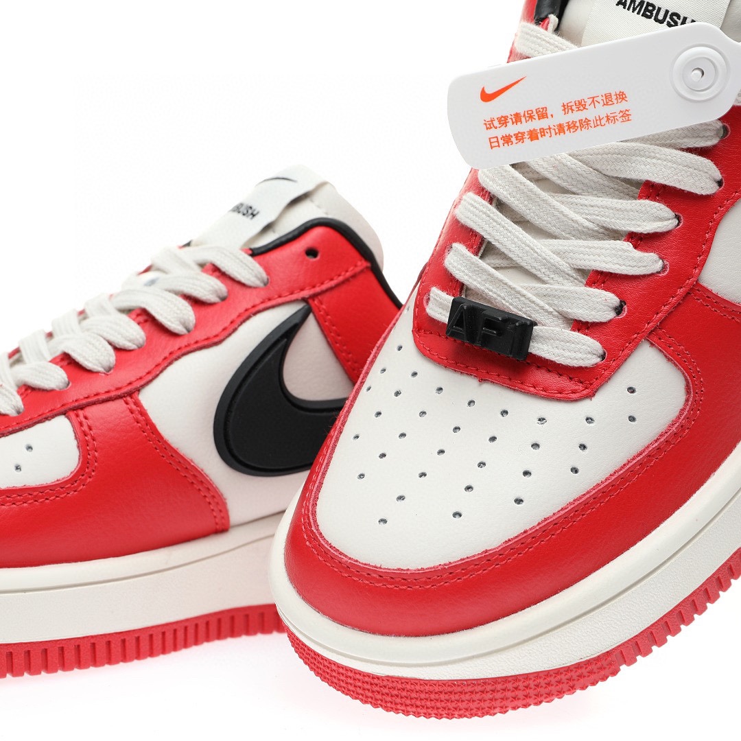 Nike Air Force 1 “聯名芝加哥公牛紅白黑大鉤”