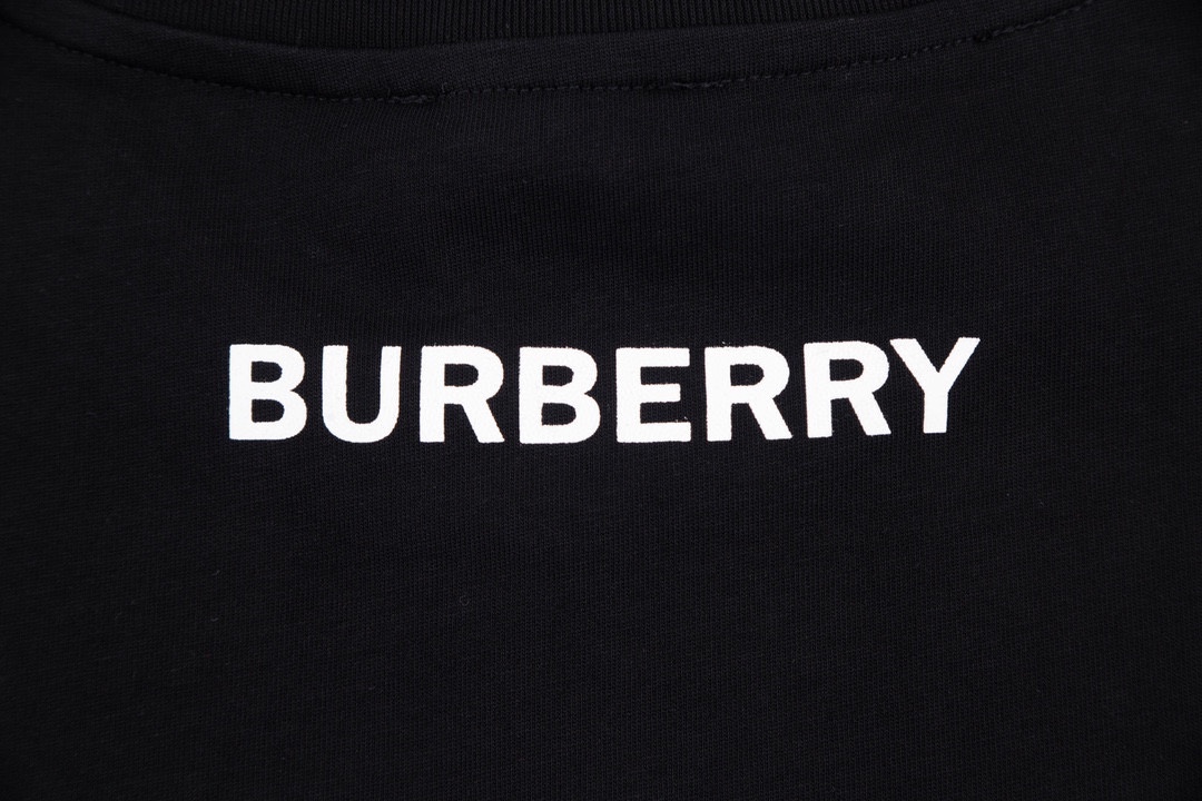 Burberry/巴寶莉 兔年系列圓領短袖