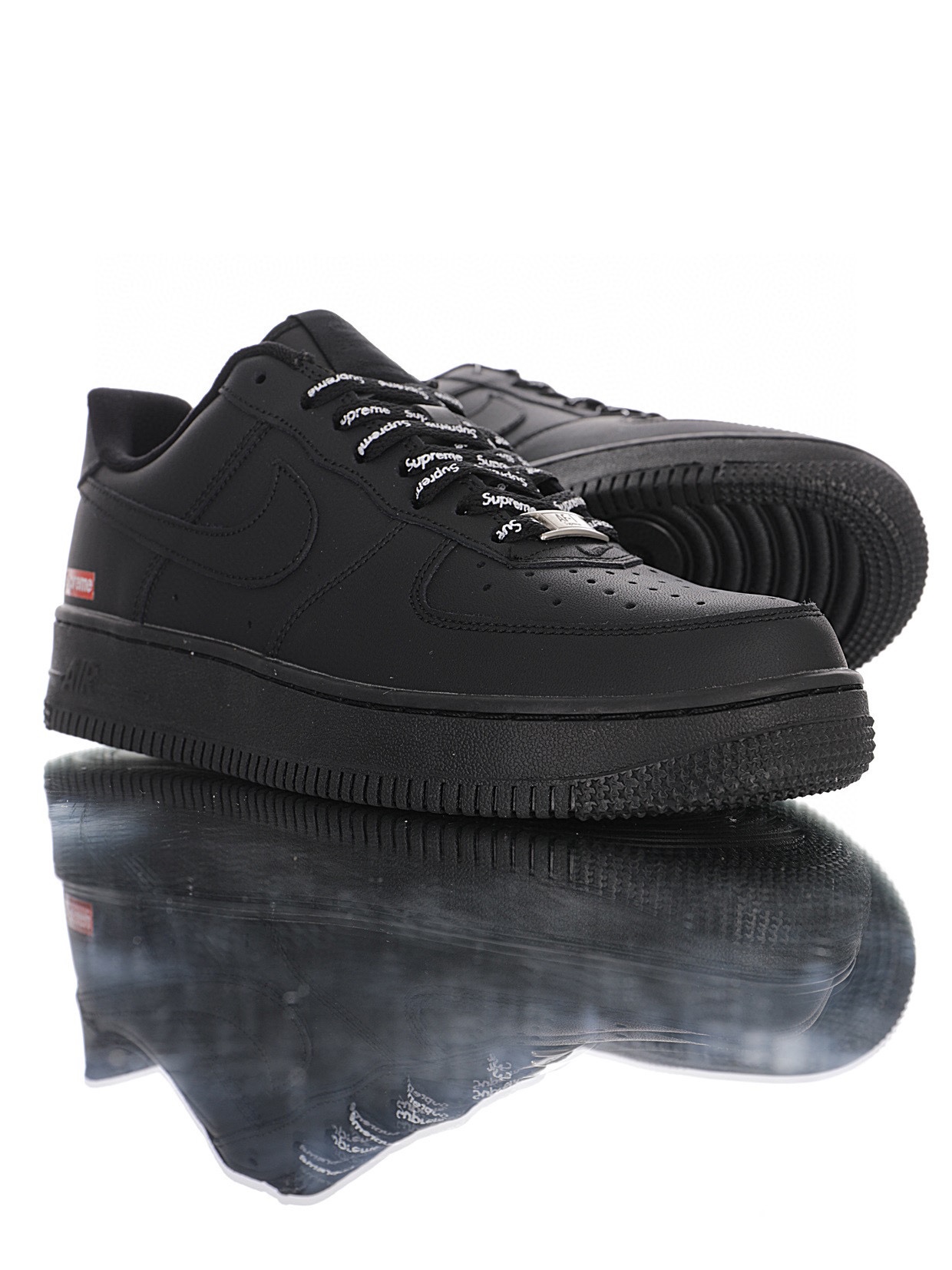 Supreme x Nike Air Force 1 「皮革黑紅LOGO」