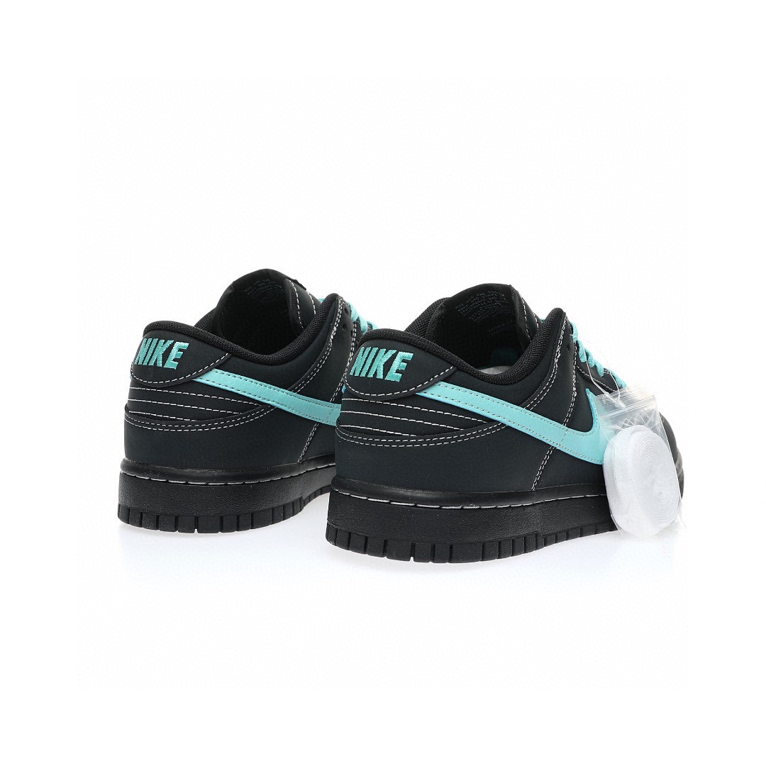 Dunk Low “聯名黑蒂芙尼藍”
