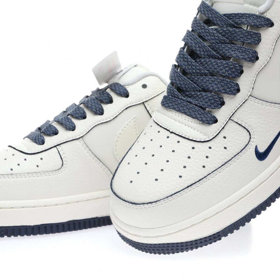 Nike Air Force 1 “皮革米白暗夜藍小鉤”