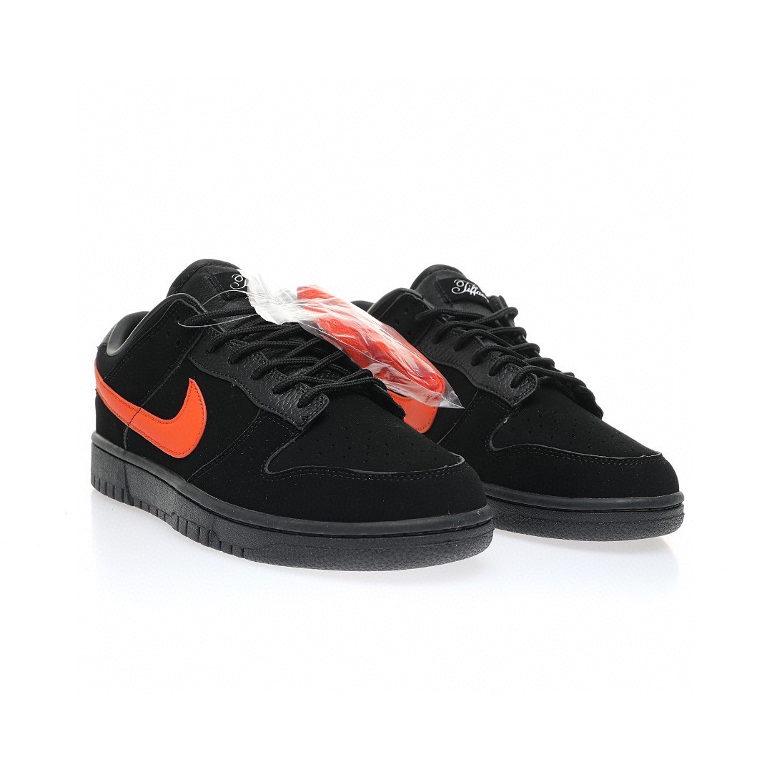 Dunk Low “聯名黑亮橙”