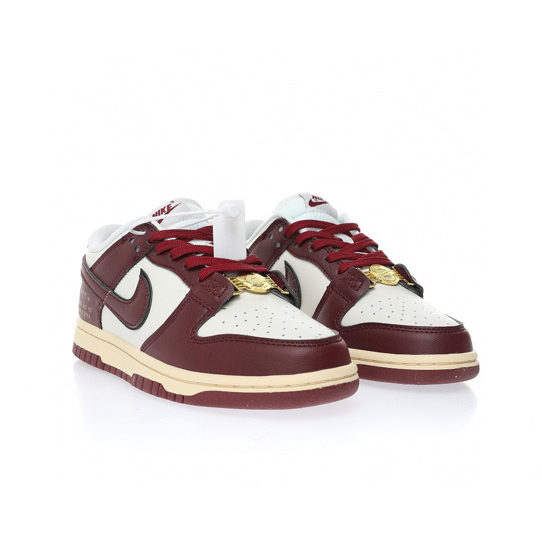 Dunk Low 酒紅白金幣鞋扣
