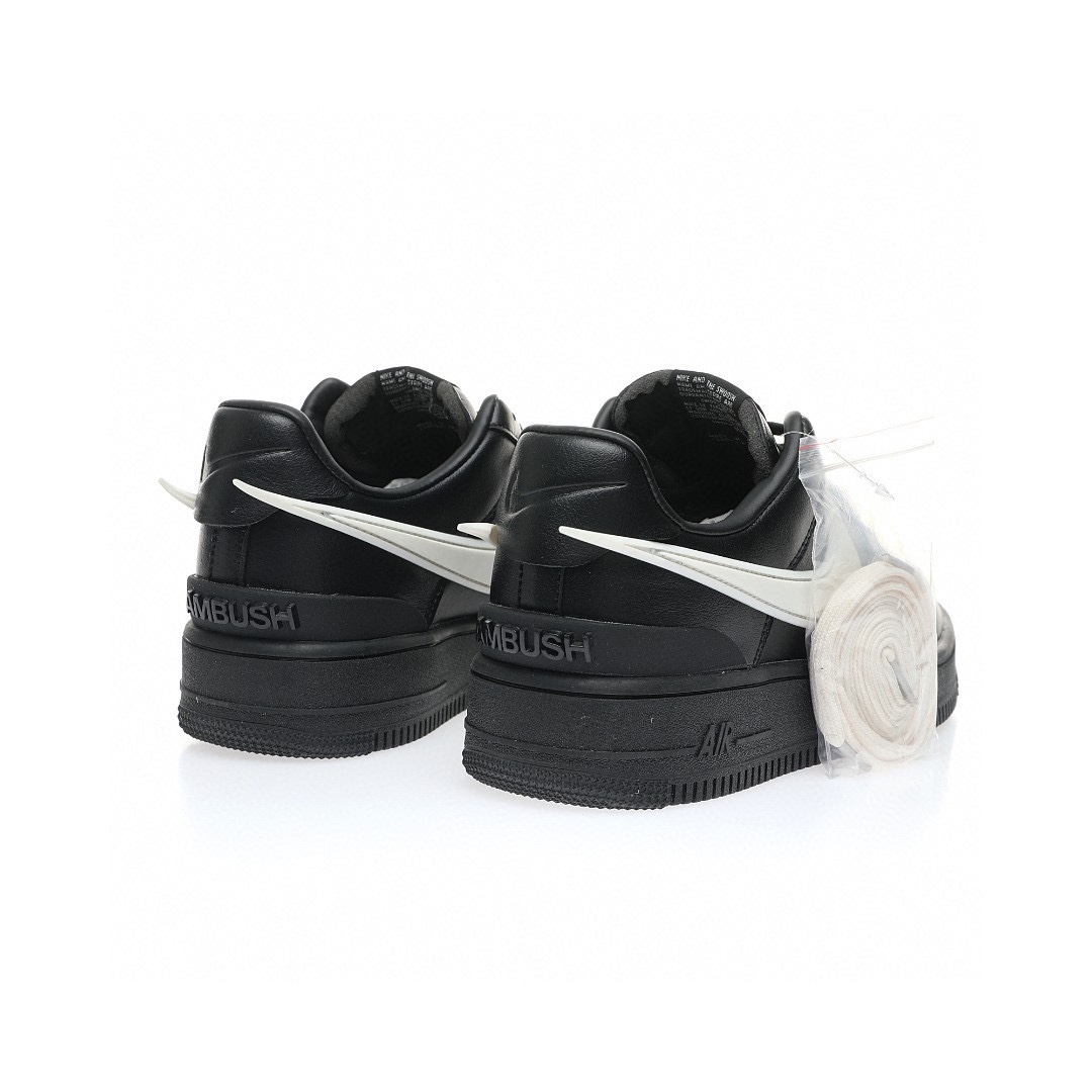Nike Air Force 1 “聯名黑白大鉤”