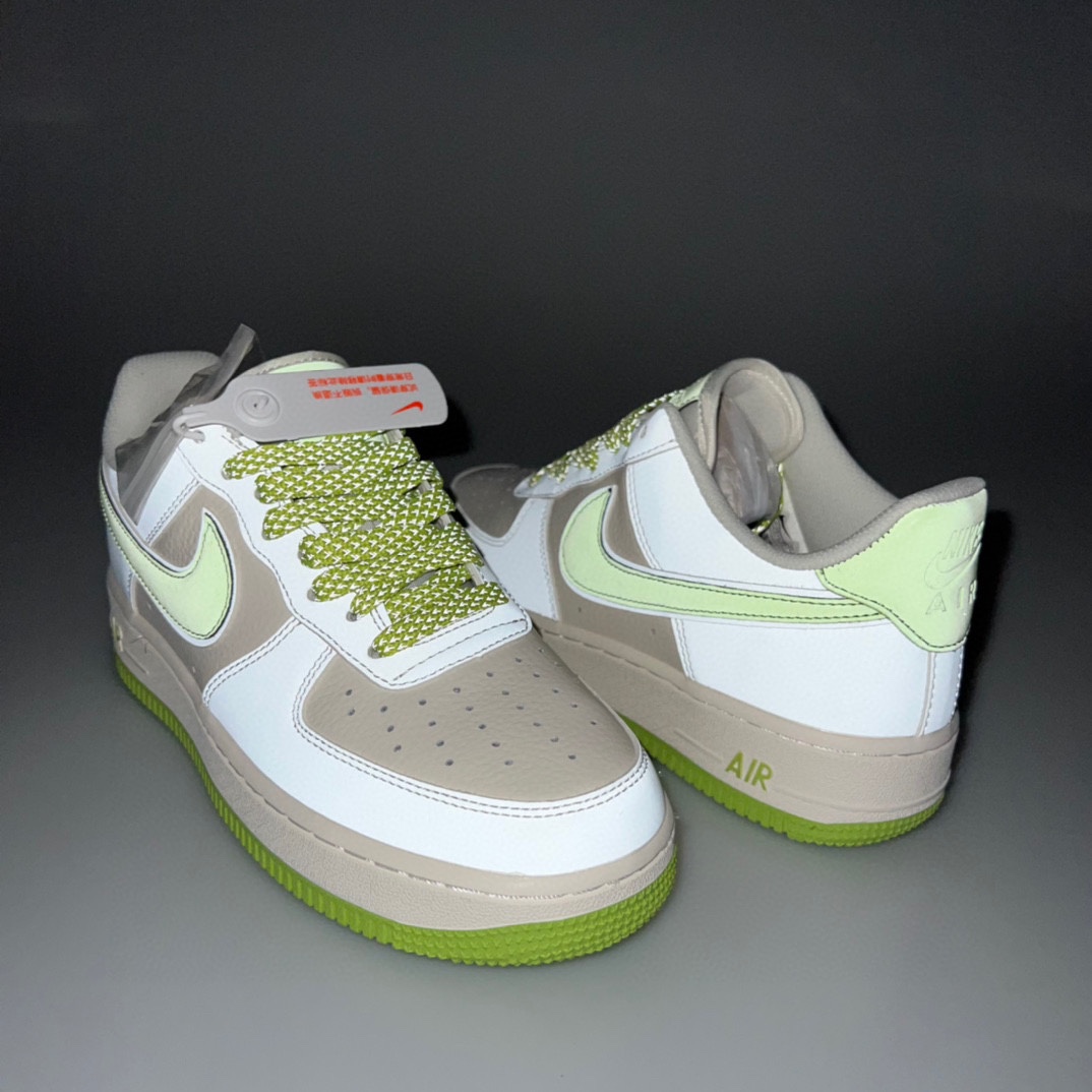 Nike Air Force 1 “皮革米白牛油果綠3M反光疊鉤”