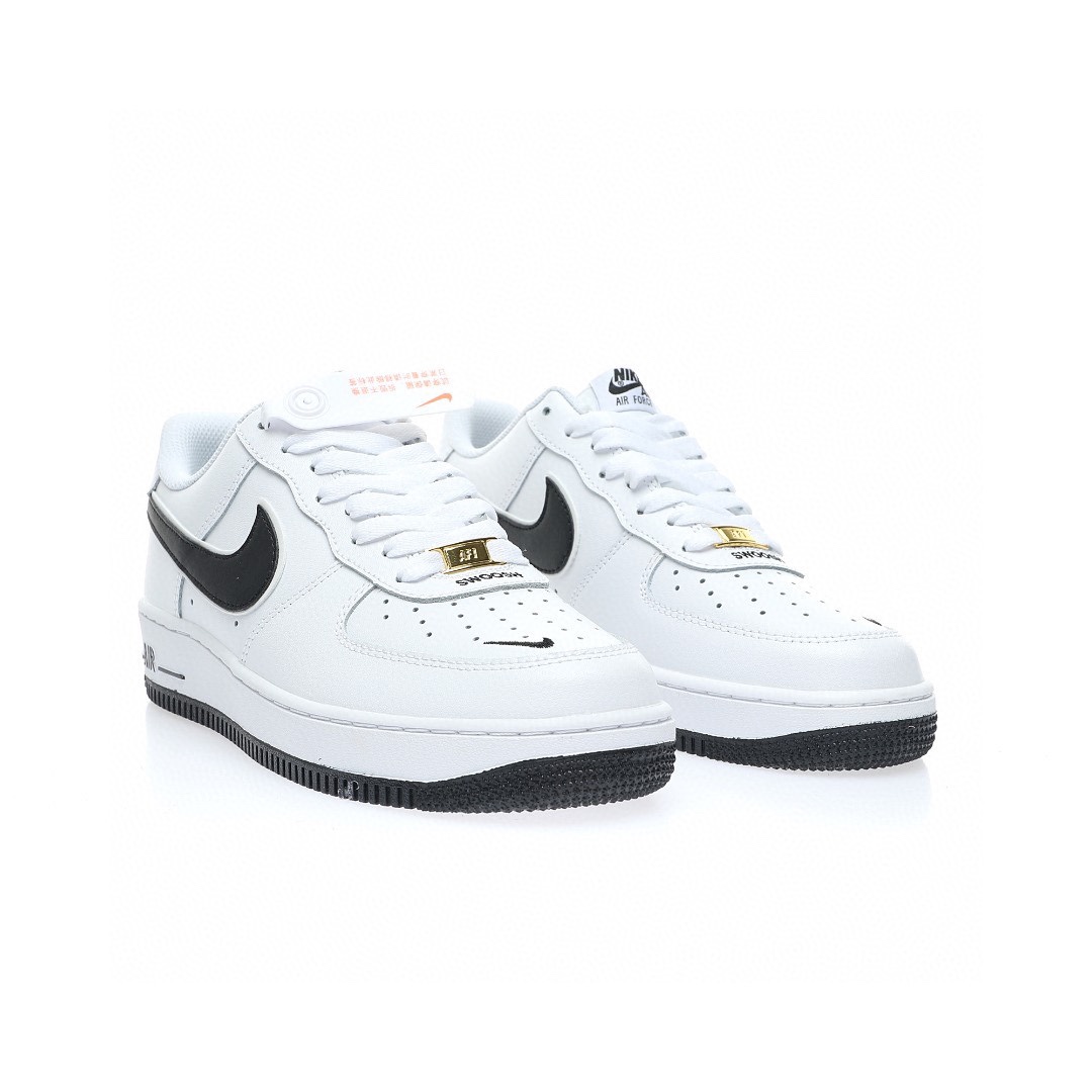 Nike Air Force 1 “皮革白黑刺繡小鉤子”