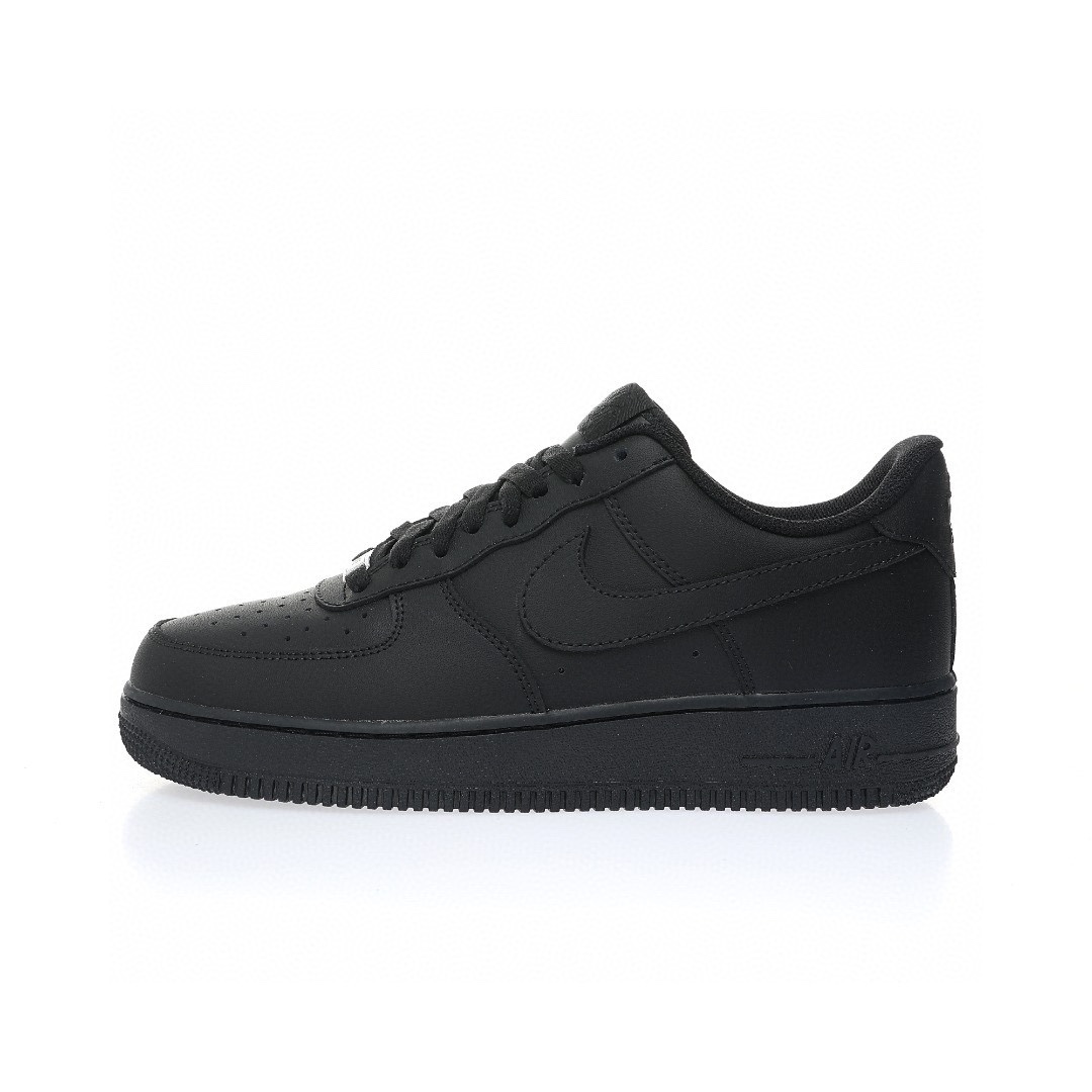 Nike Air Force 1“純黑”