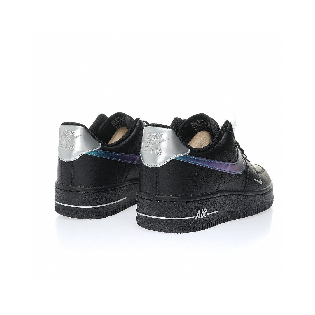 Nike Air Force 1 “皮革黑鐳射藍太空銀小鉤”