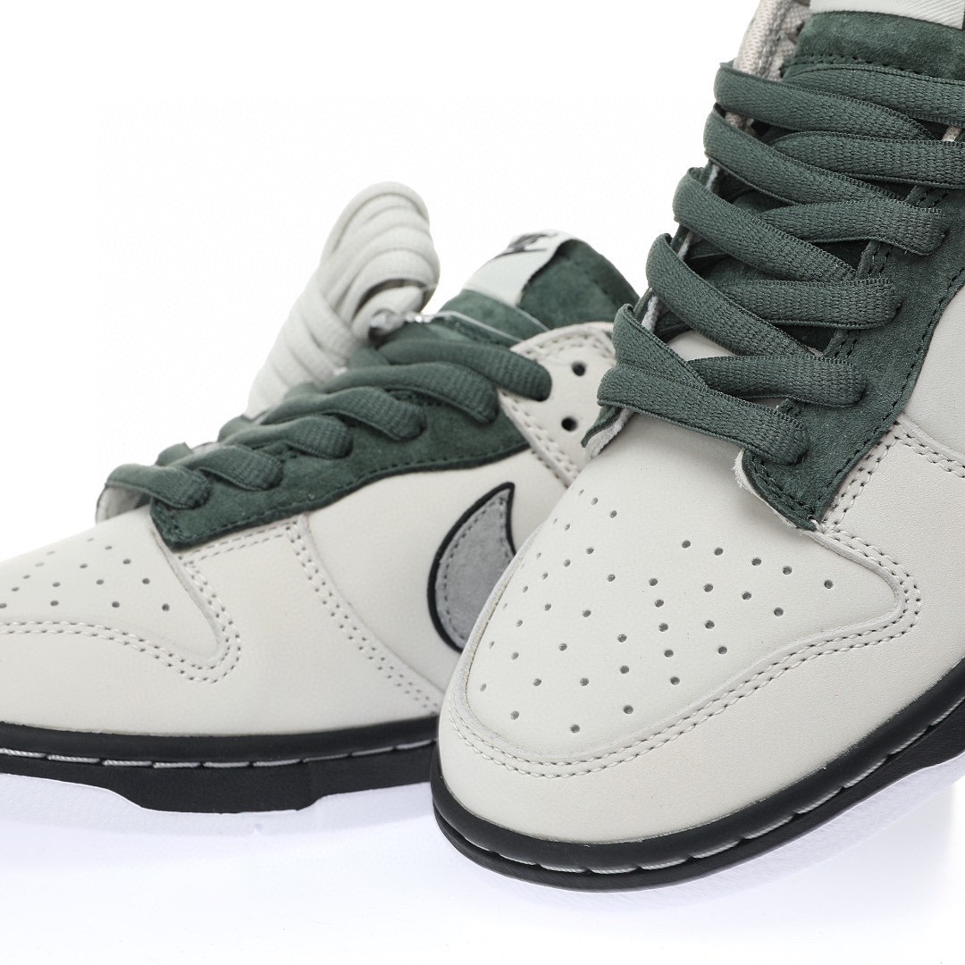 Dunk Low “磨砂淺灰深綠黑”