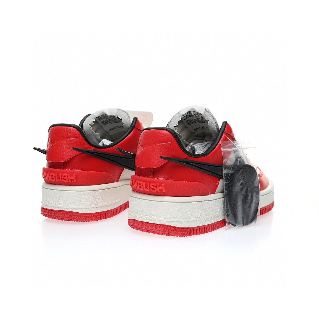 Nike Air Force 1 “聯名芝加哥公牛紅白黑大鉤”