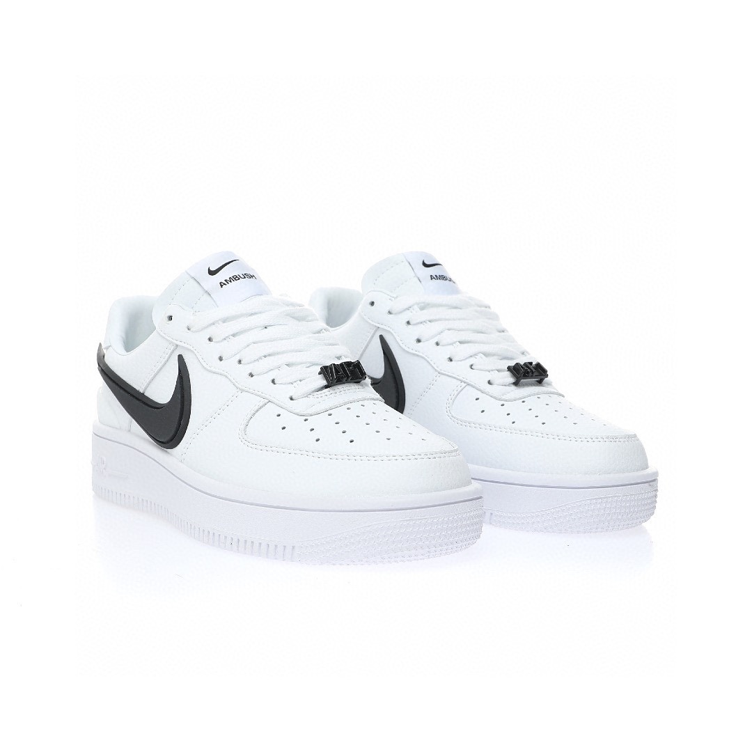 Nike Air Force 1 “聯名白黑大鉤”