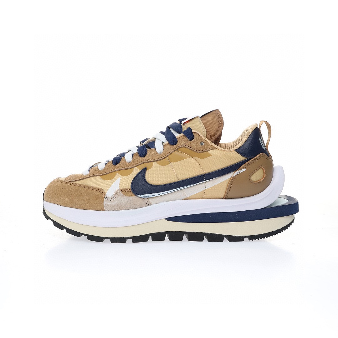 Sacai x Nike VaporWaffle 3.0"Sesame Blue Void"系列改良馬拉松變形解構前衛設計五層底休閒運動慢跑鞋「厚布奶茶黃夜藍白大重疊雙鈎子」