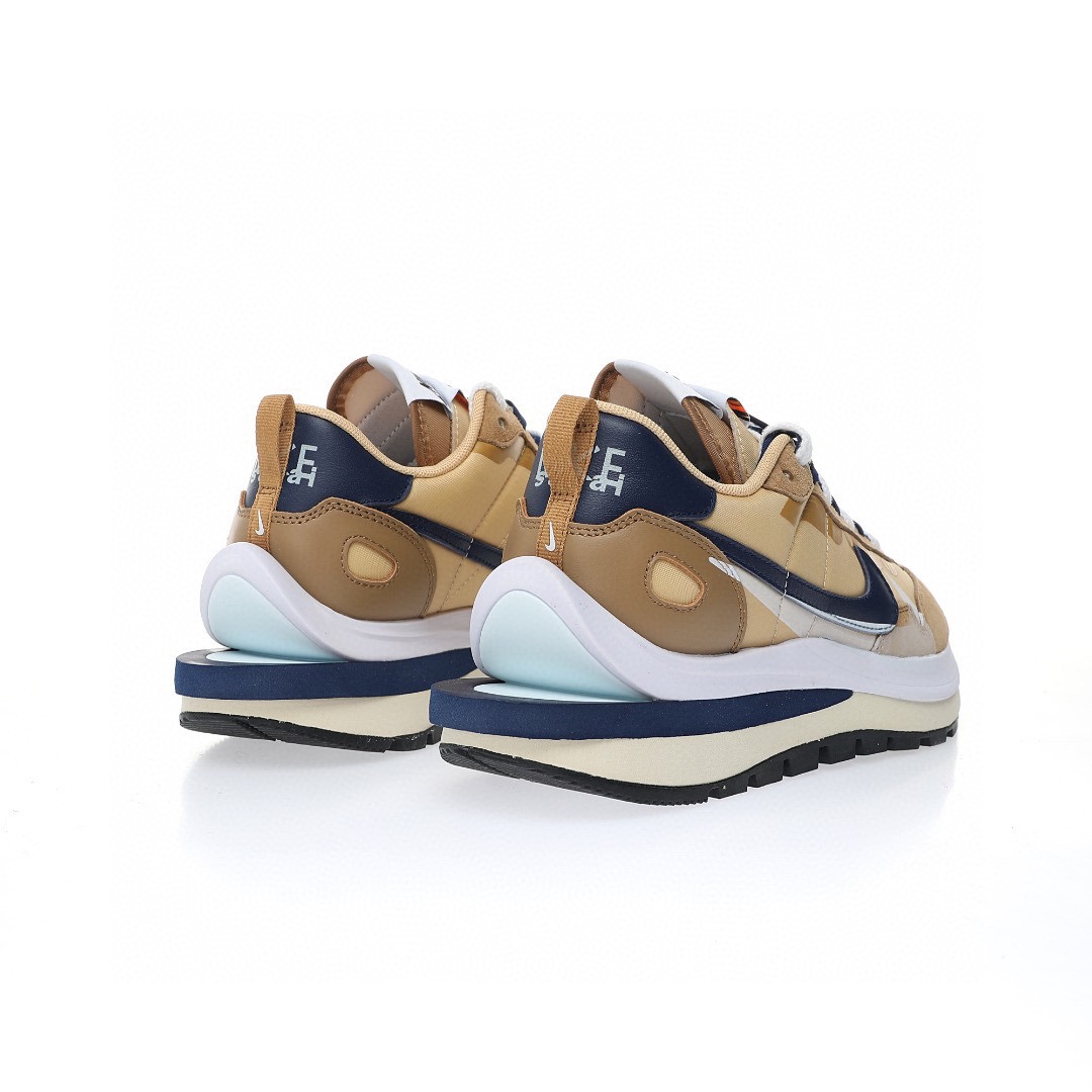 Sacai x Nike VaporWaffle 3.0"Sesame Blue Void"系列改良馬拉松變形解構前衛設計五層底休閒運動慢跑鞋「厚布奶茶黃夜藍白大重疊雙鈎子」