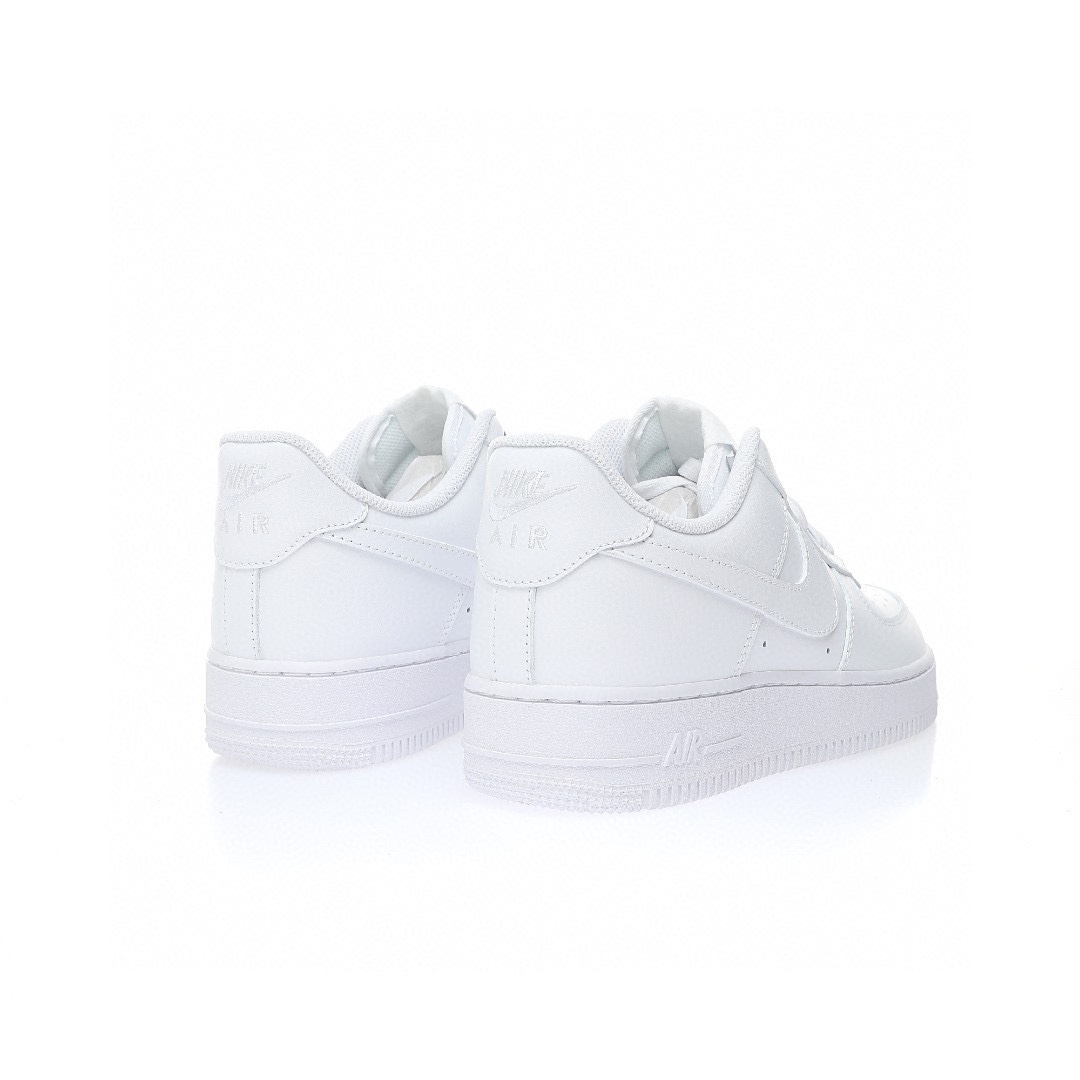Nike Air Force 1“純白”