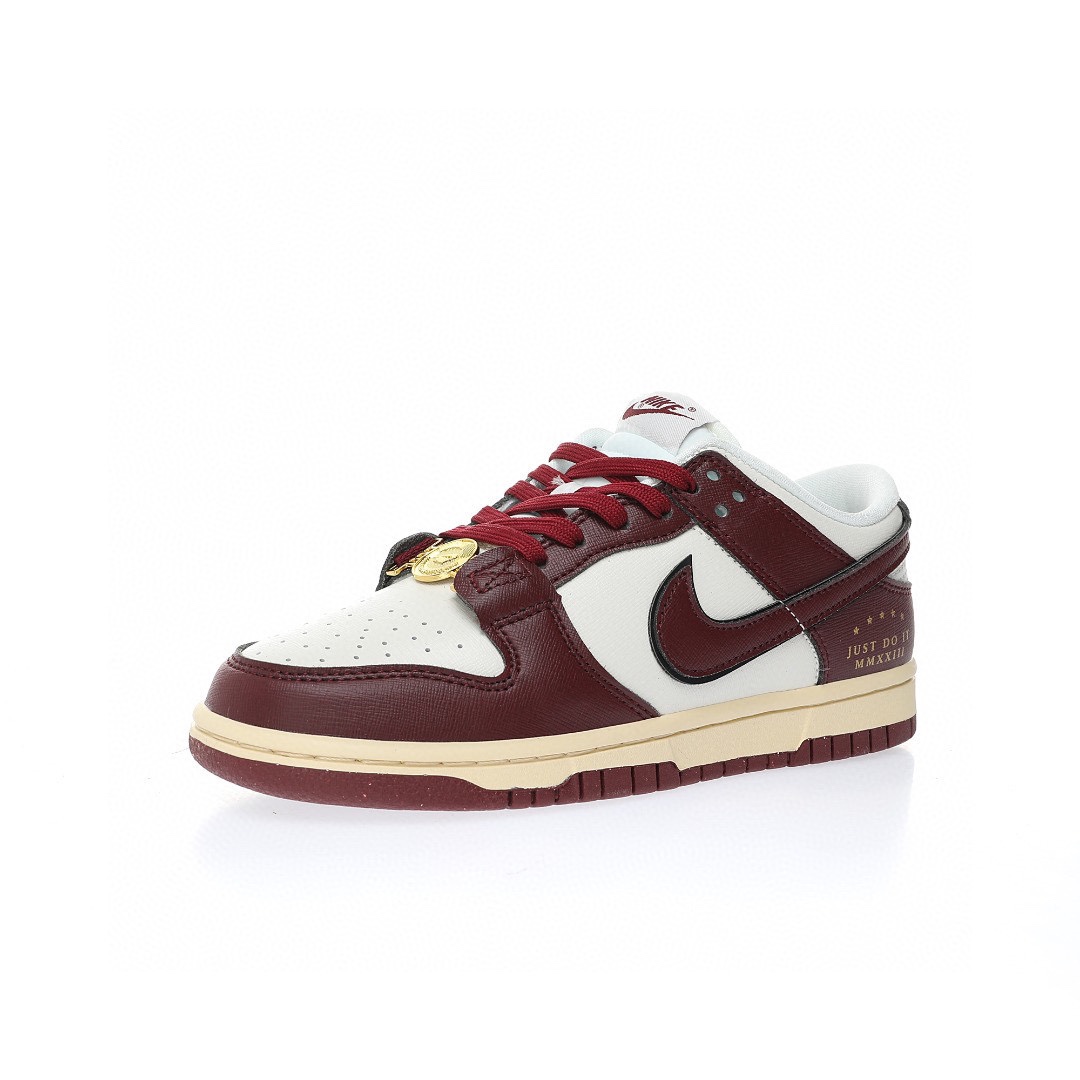 Dunk Low 酒紅白金幣鞋扣