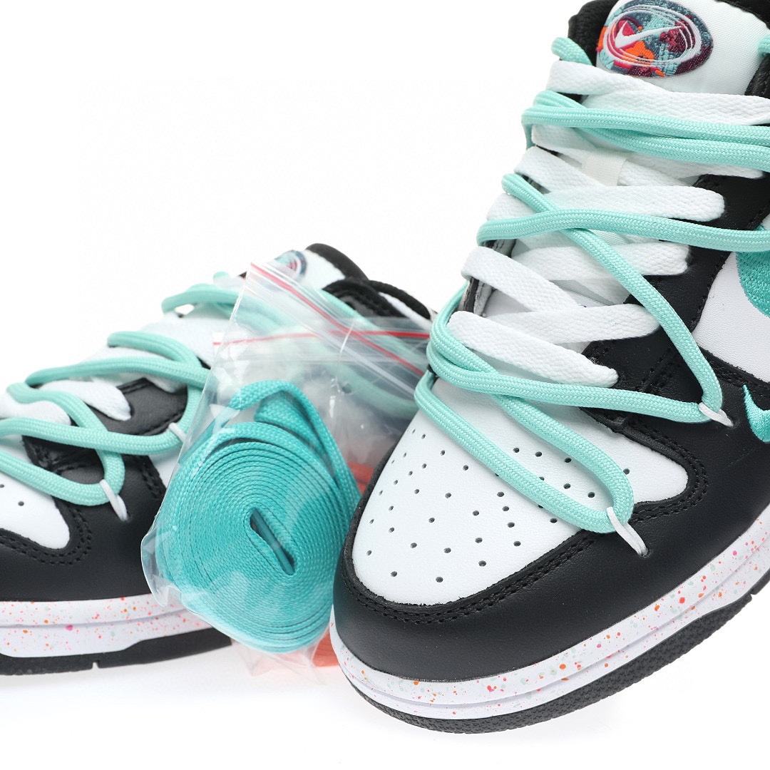 Dunk Low “黑白薄荷綠三鉤子”