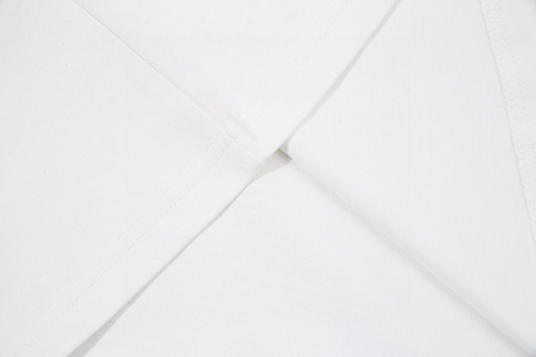 Burberry/巴寶莉 兔年系列圓領短袖