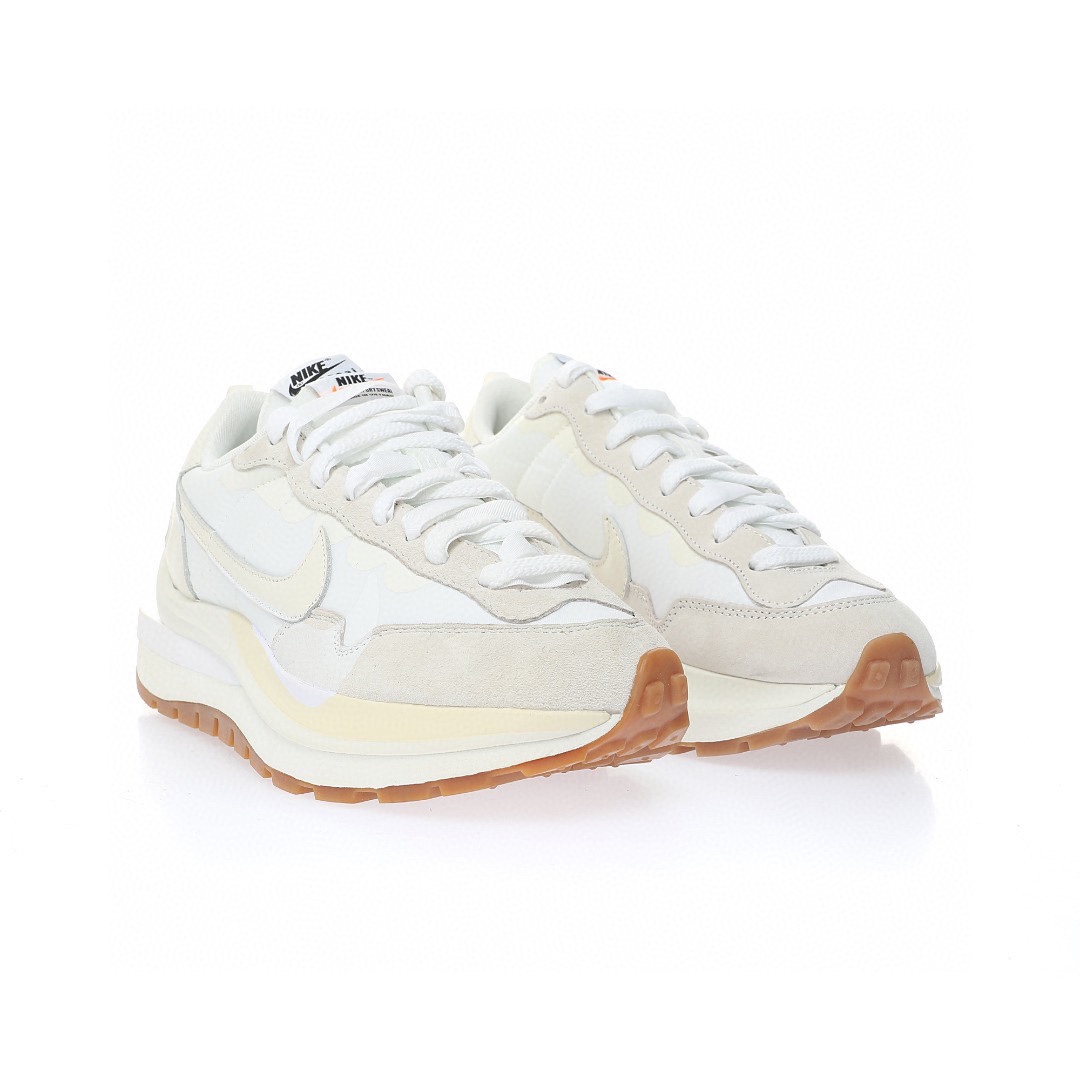 Sacai x Nike VaporWaffle 3.0"Sail Gum"系列改良馬拉松變形解構前衛設計五層底休閒運動慢跑鞋「厚布白帆生膠大重疊雙鈎子」