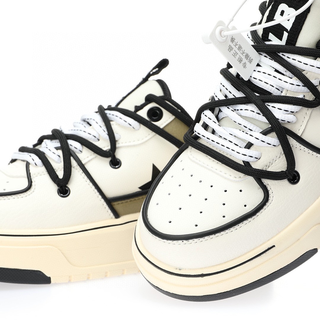 New York Yankees x MLB Chunky Liner Low 皮革米棕黑NY印花綁繩