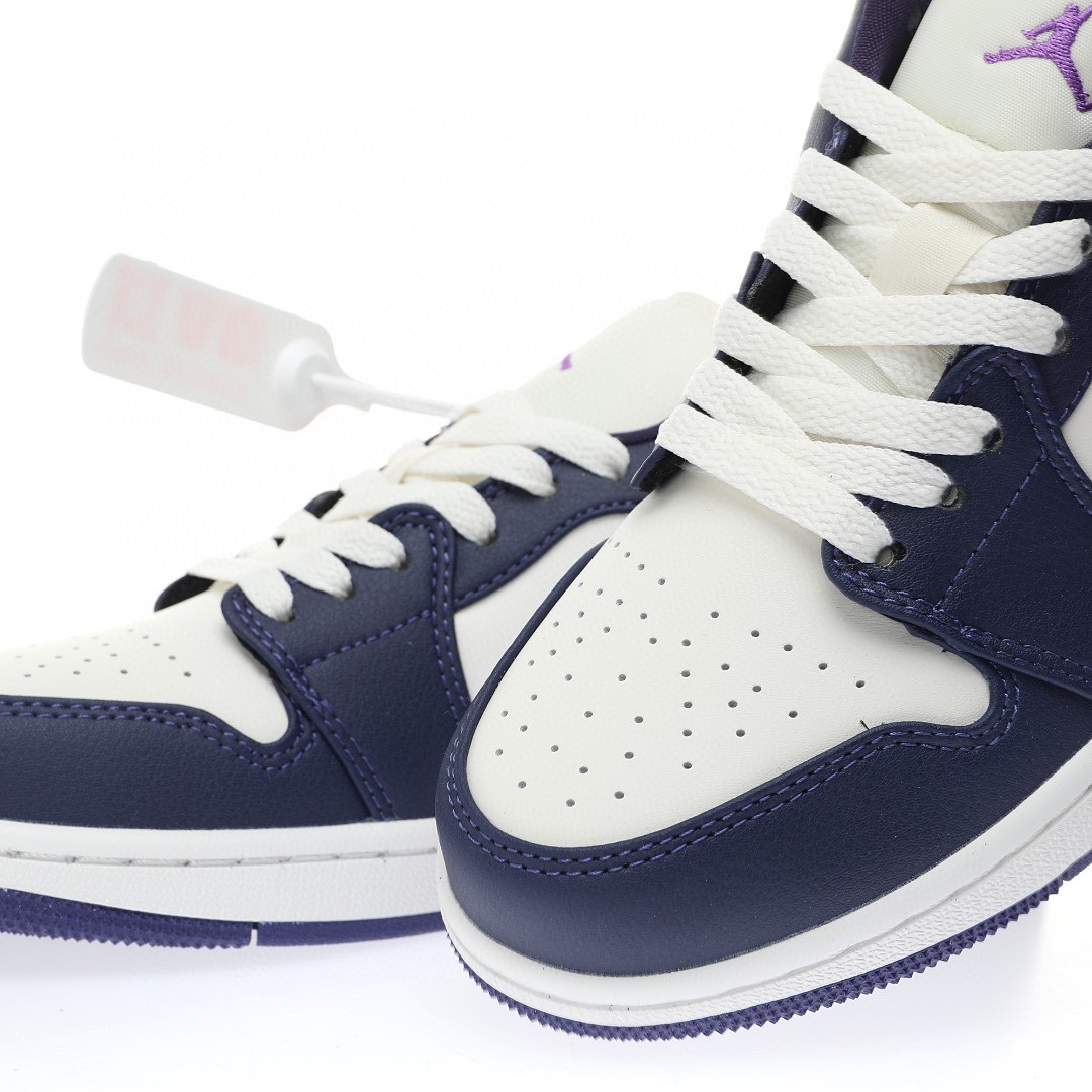 Nike Air Jordan 1 “米白深紫”