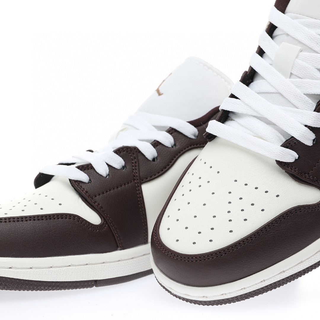 Nike Air Jordan 1 “米白棕摩卡”