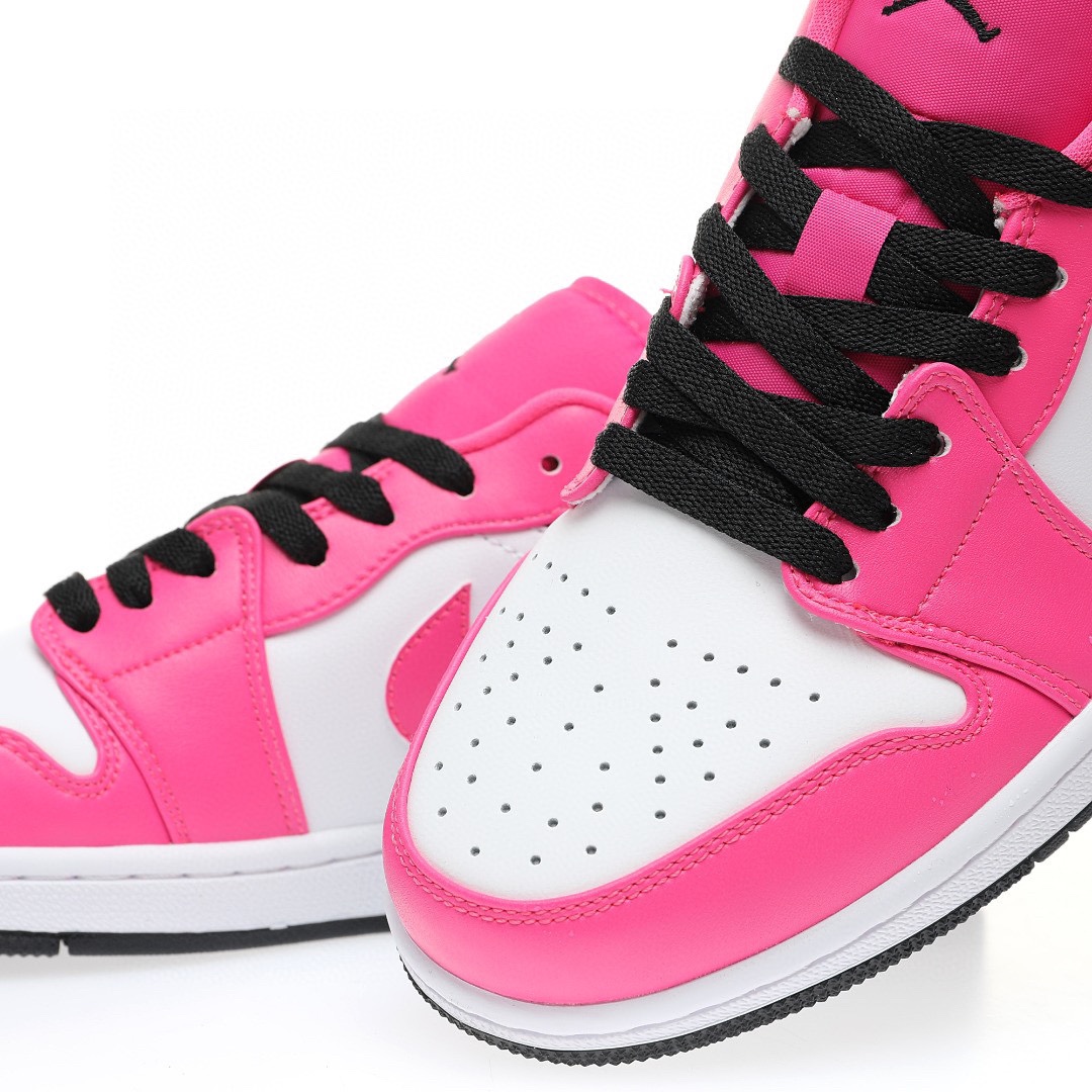 Nike Air Jordan 1 “熒光粉黑白”