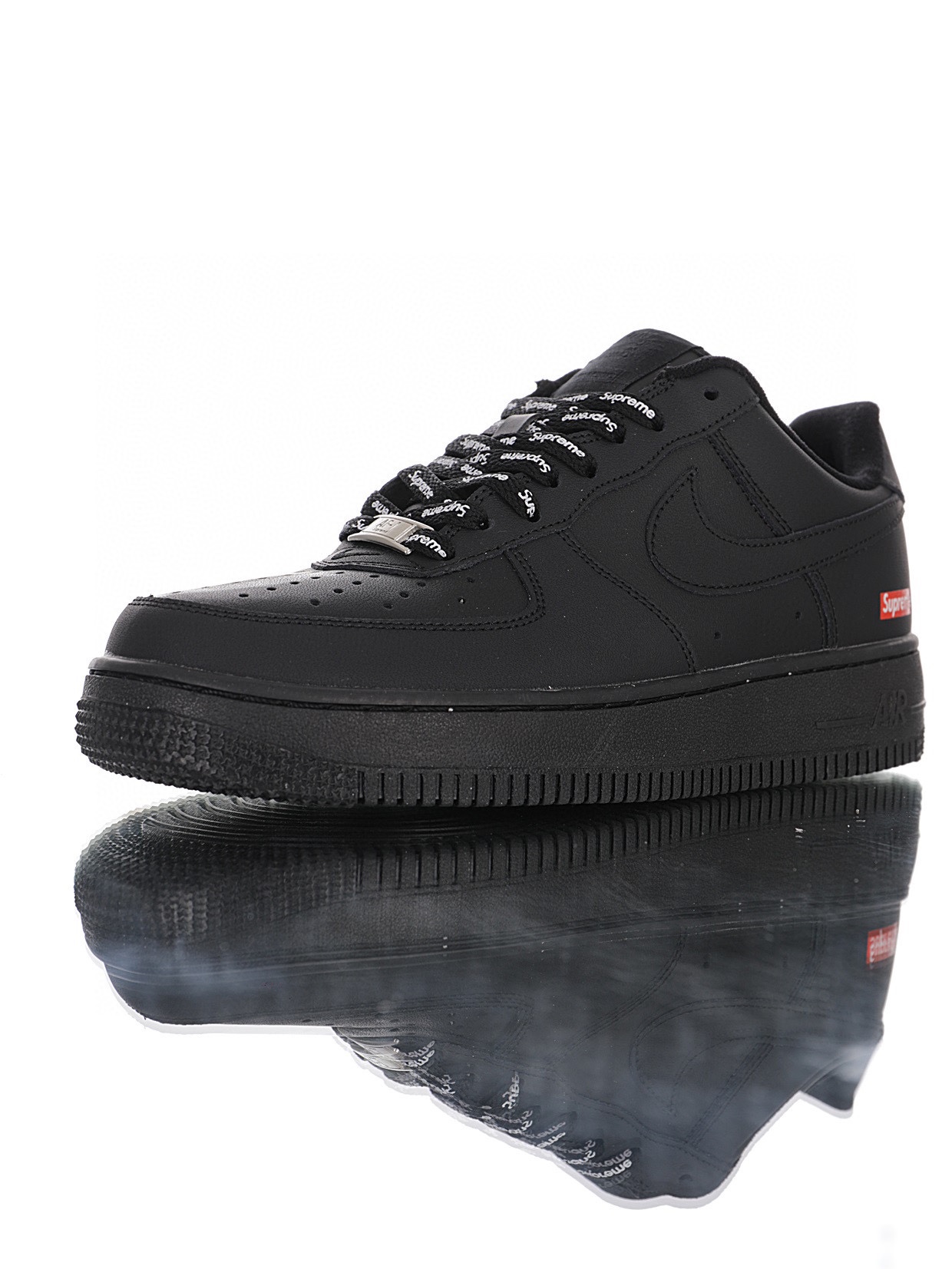 Supreme x Nike Air Force 1 「皮革黑紅LOGO」