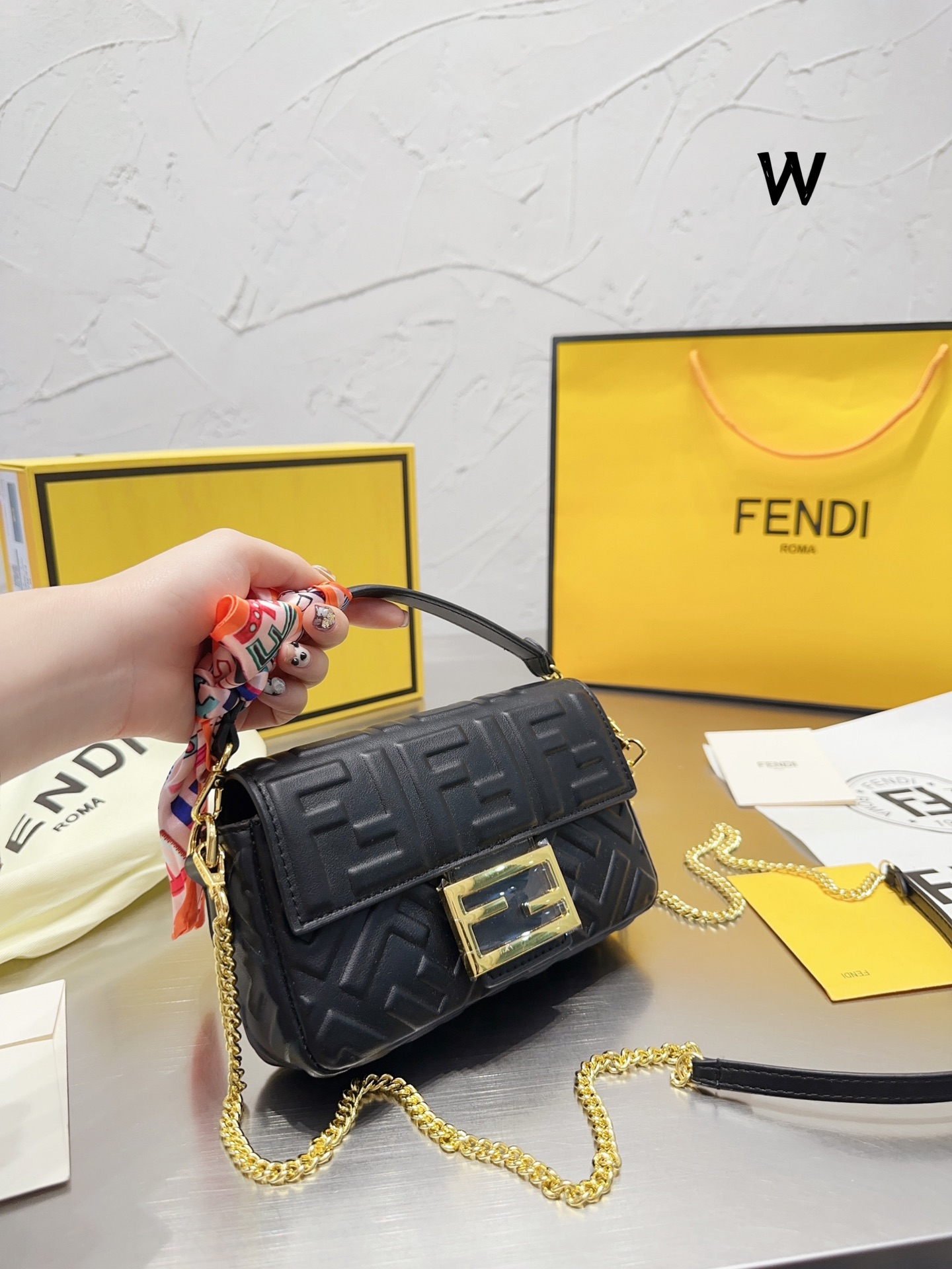 [FENDI]BAGUETTE leather bag バゲット レザー バッグ💝