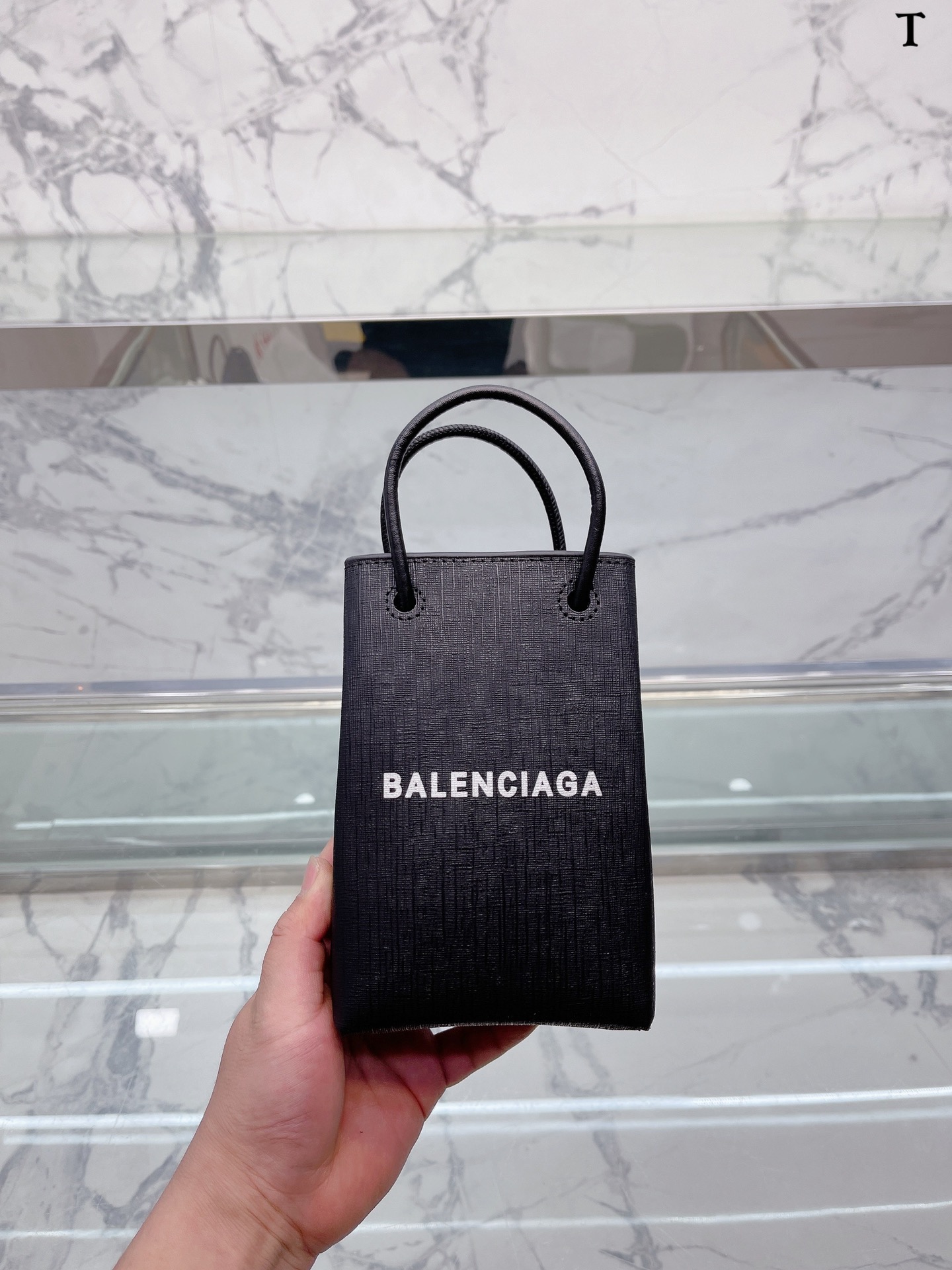 新作★BALENCIAGA★SHOPPING PHONE HOLDER バッグ /5色より☄️