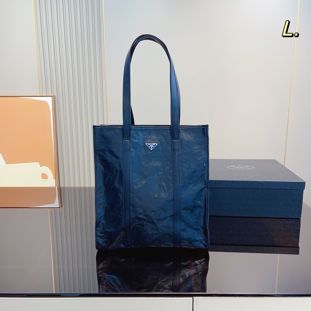 【PRADA】Prada | Black leather bag 💥
