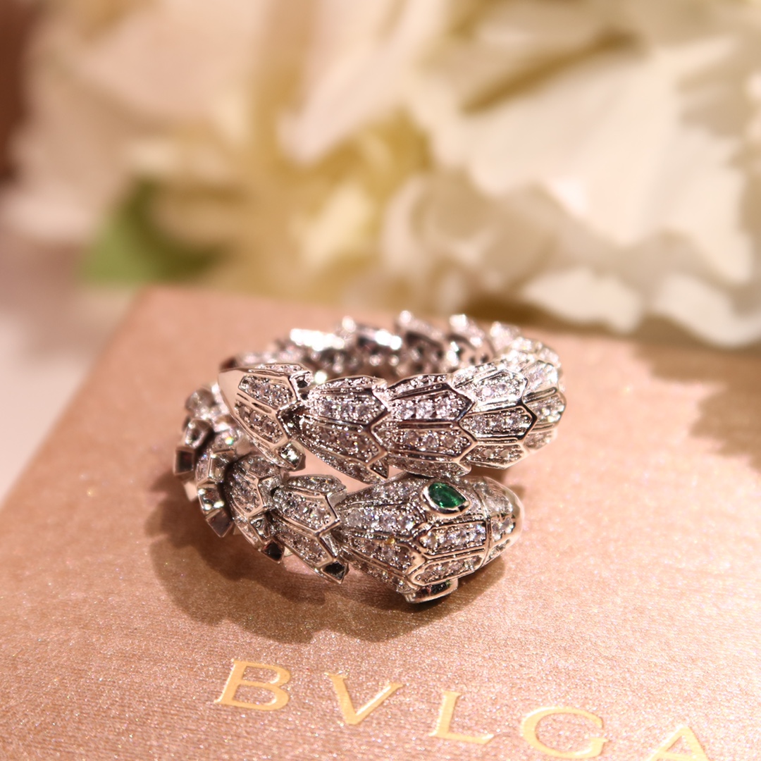 BVLGARI ブルガリ🐍 💎 新作 リング 指輪セルペンティ エメラルド