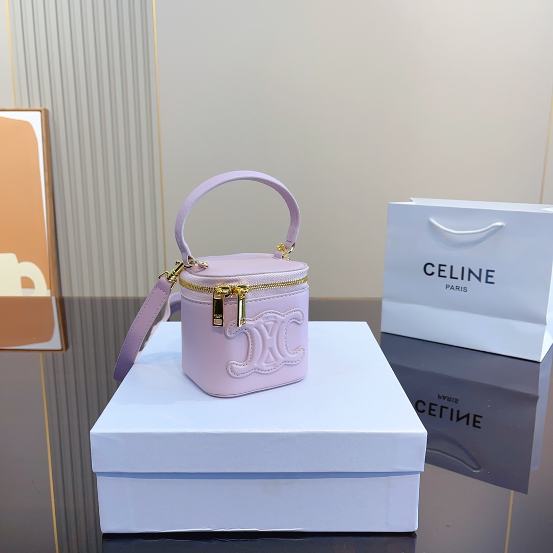 CELINE☆💟ミニバニティケーススムースカーフ🎀