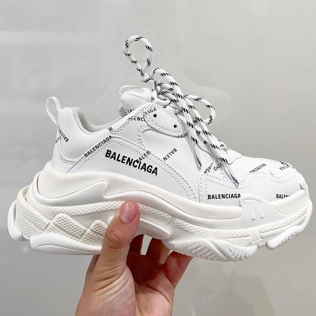 【Balenciaga】正真正銘の本物！TRIPLE S SNEAKER 一部の色は在庫切れです！！！