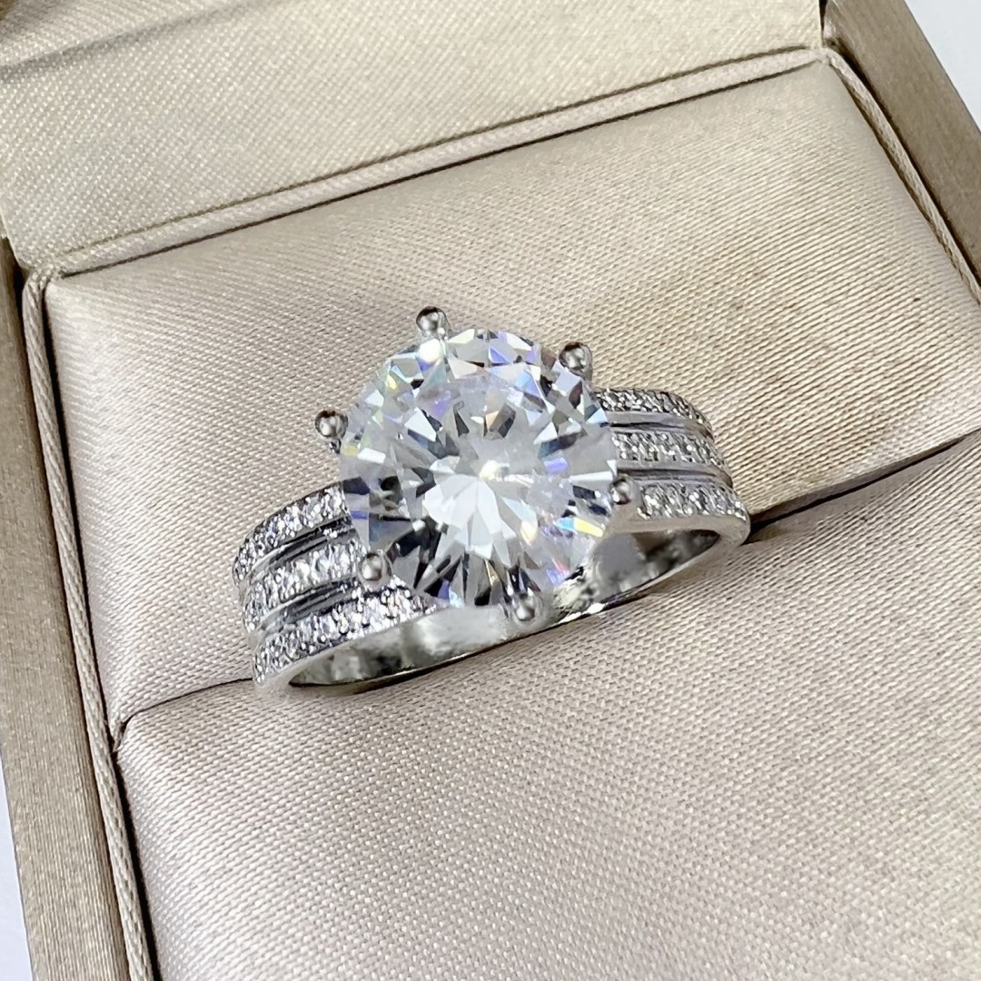 (🔥Promotion 57 OFF)Full diamond large loose stone ring