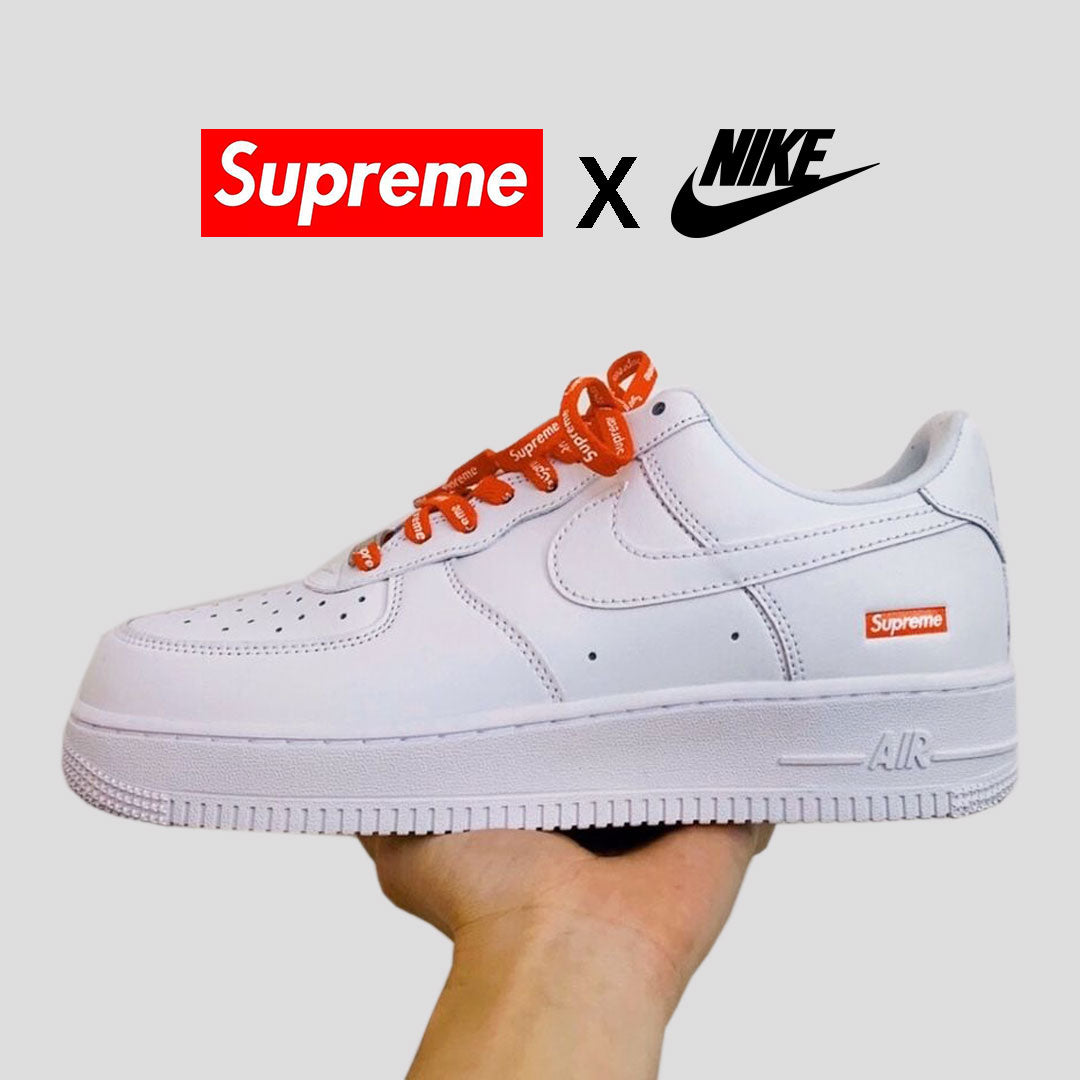 【全品最大80%OFF】Supreme 2021 Week 2 x NIKE AIR FORCE【協力モデル】男性と女性のカップルのためのカジュアルな白い靴
